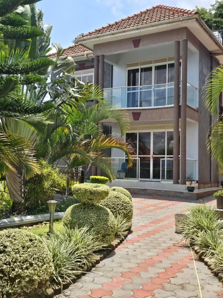 HILLS APARTMENTS