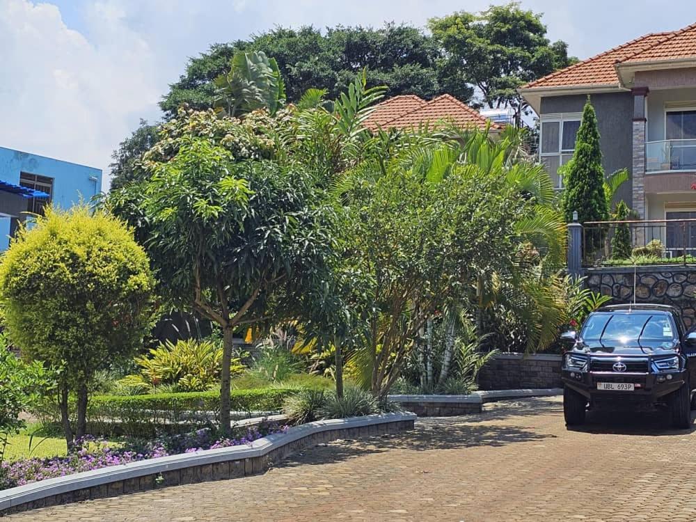 HILLS APARTMENTS