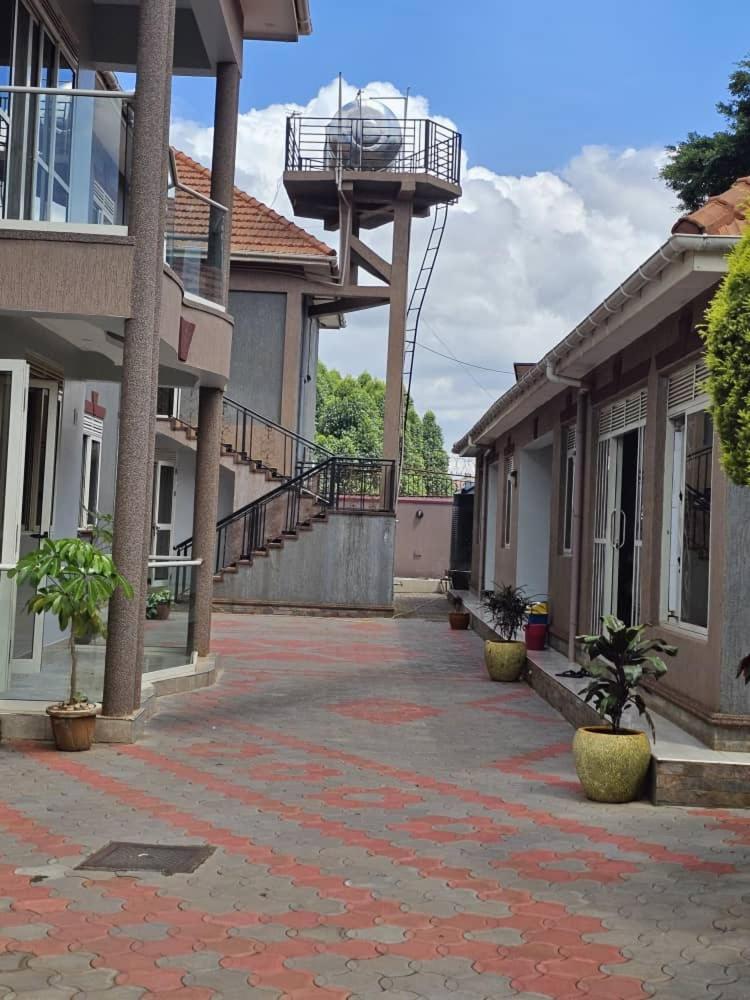 HILLS APARTMENTS