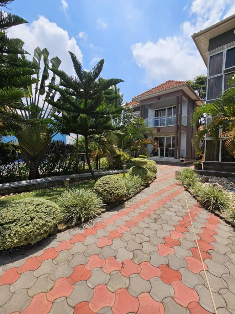 HILLS APARTMENTS