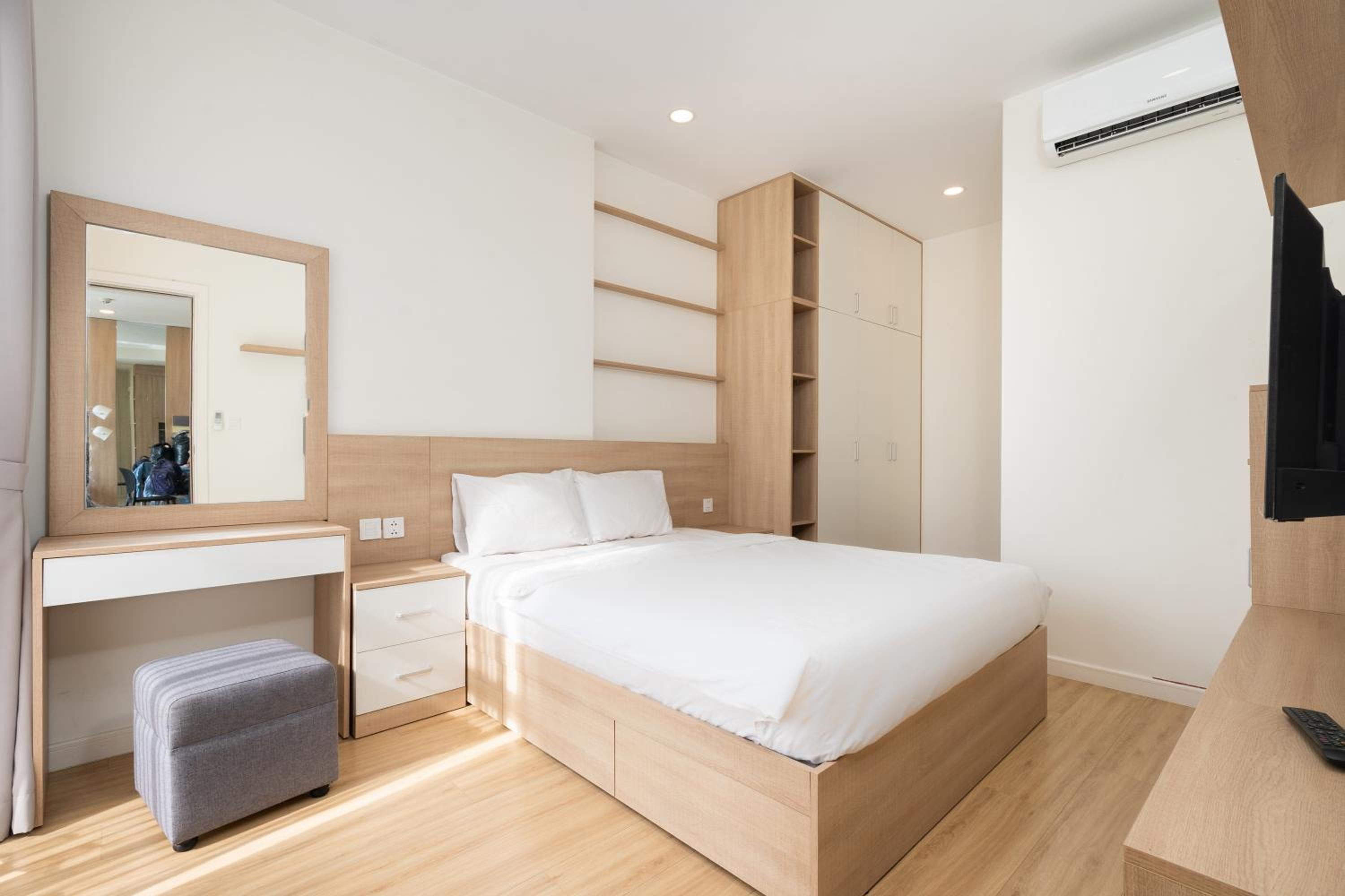 Helios Riverside Apartment