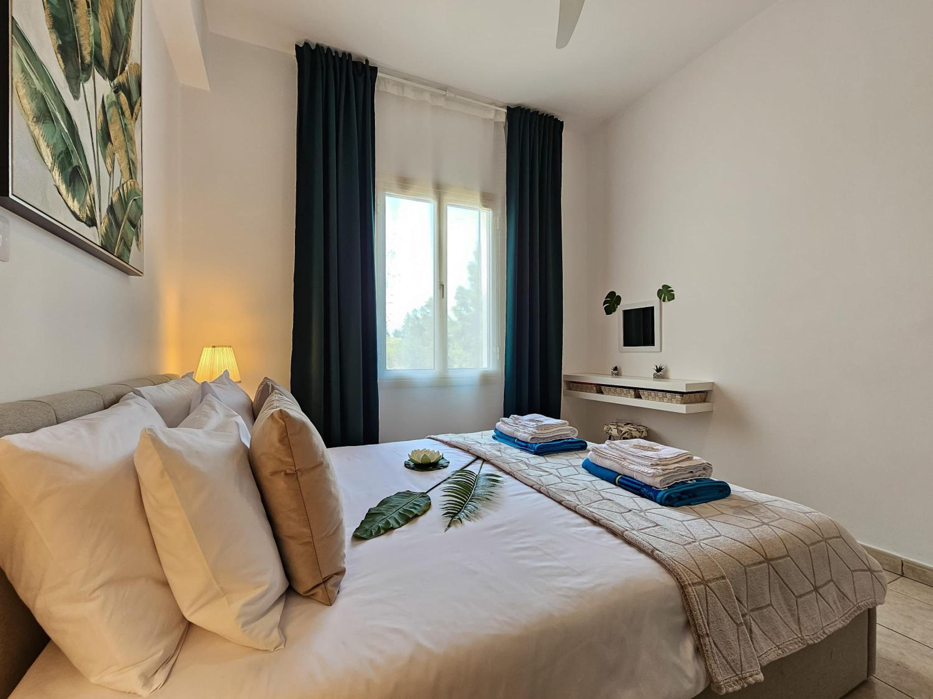 Aphrodites Pearl luxury 3 bed apartment