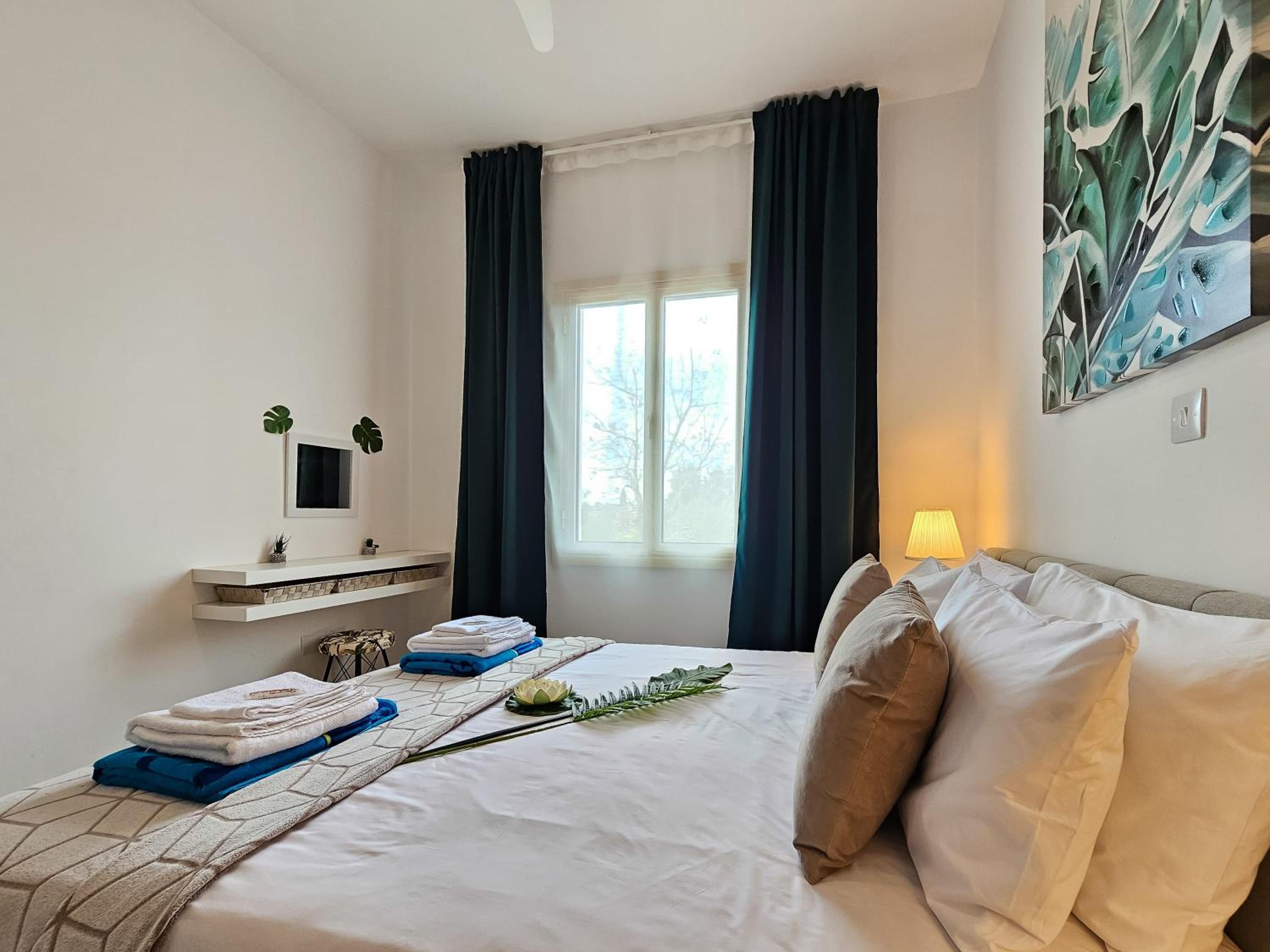 Aphrodites Pearl luxury 3 bed apartment