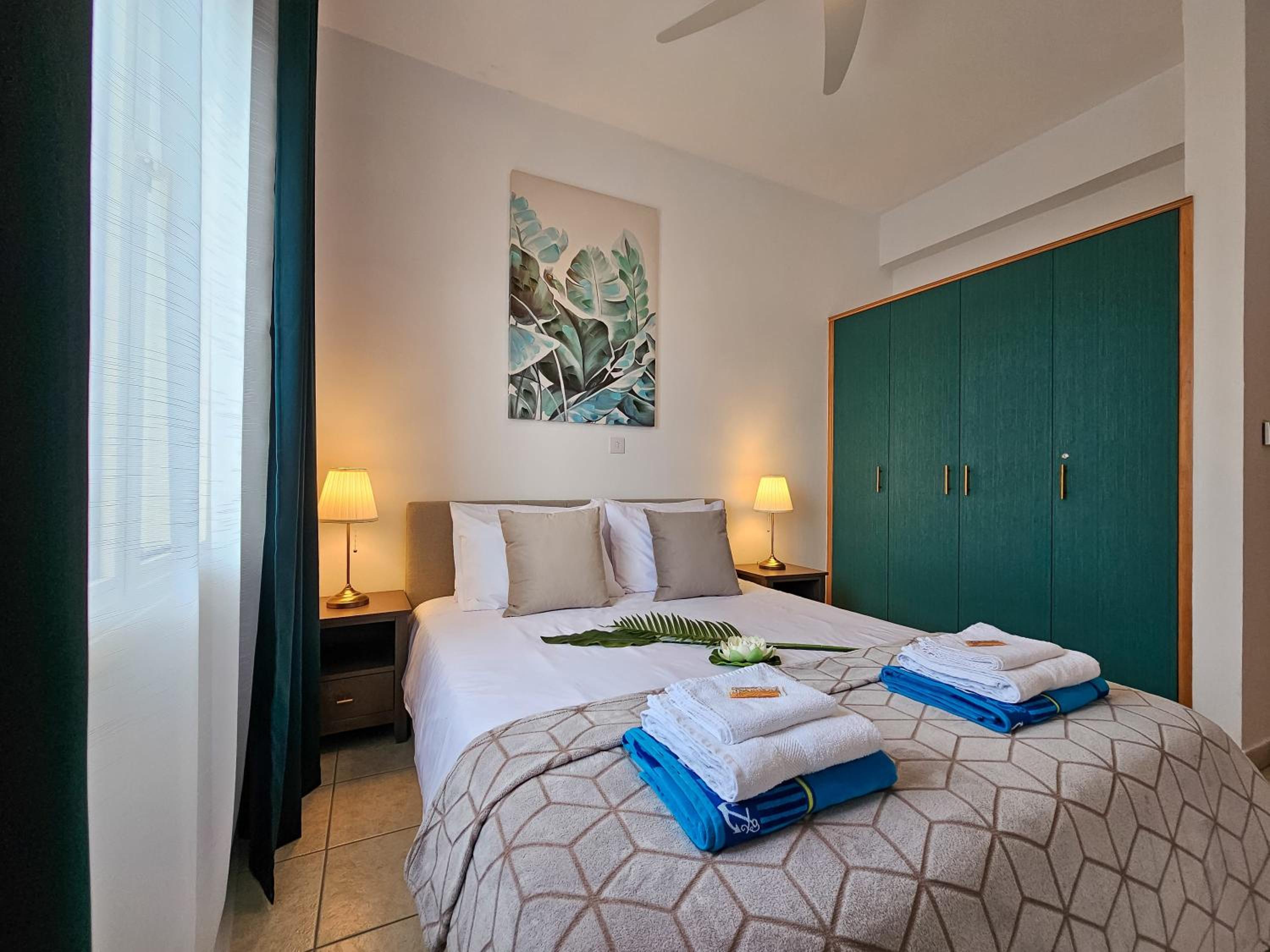 Aphrodites Pearl luxury 3 bed apartment