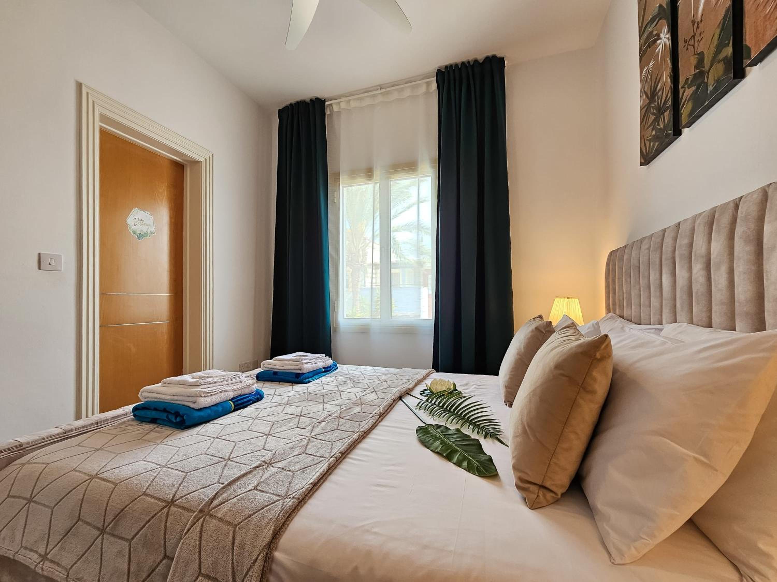 Aphrodites Pearl luxury 3 bed apartment