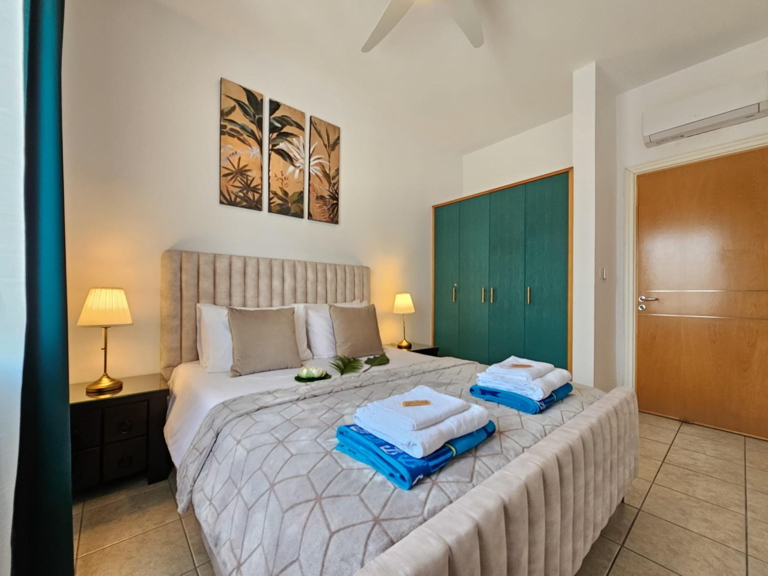 Aphrodites Pearl luxury 3 bed apartment