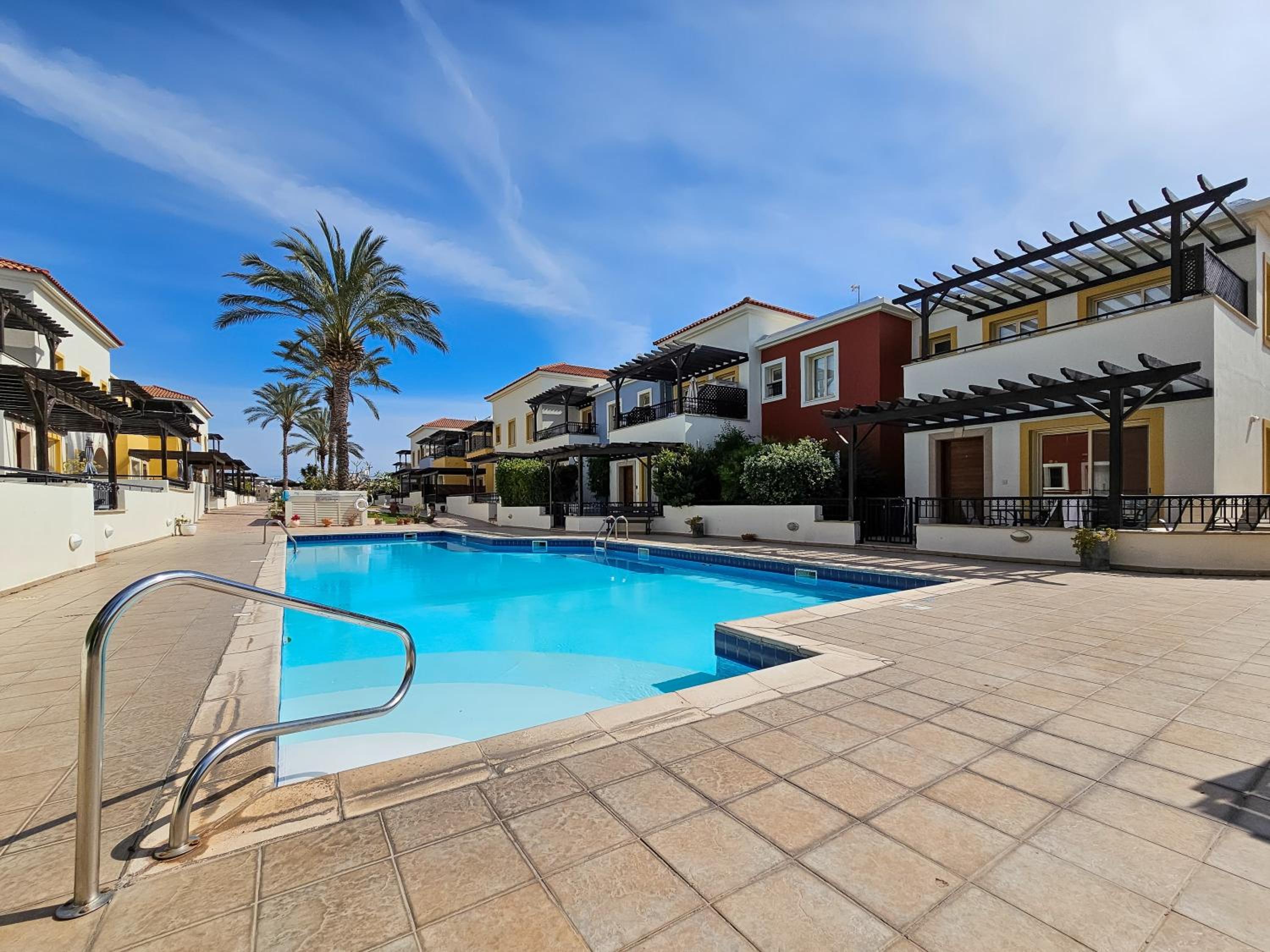 Aphrodites Pearl luxury 3 bed apartment