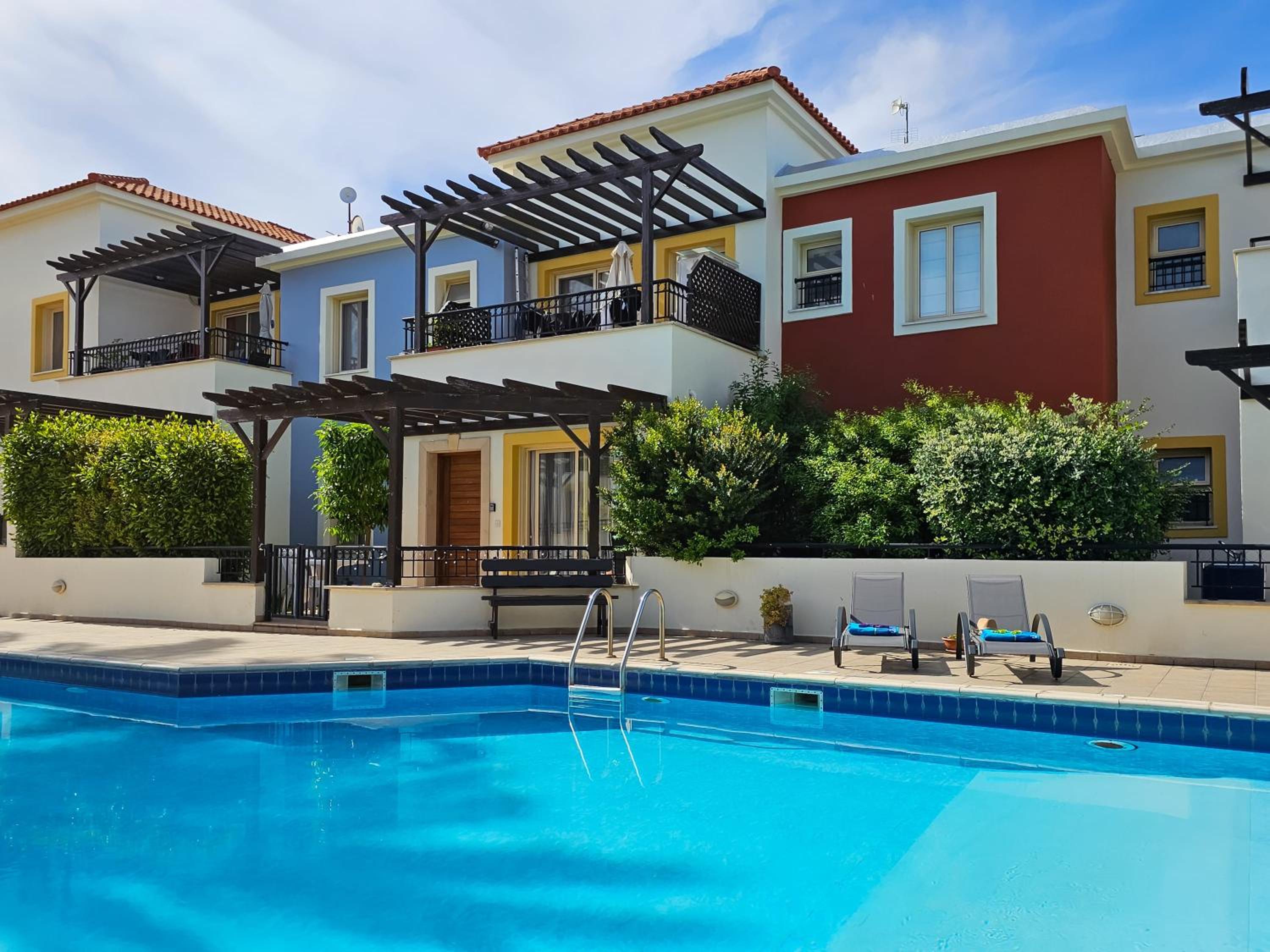 Aphrodites Pearl luxury 3 bed apartment