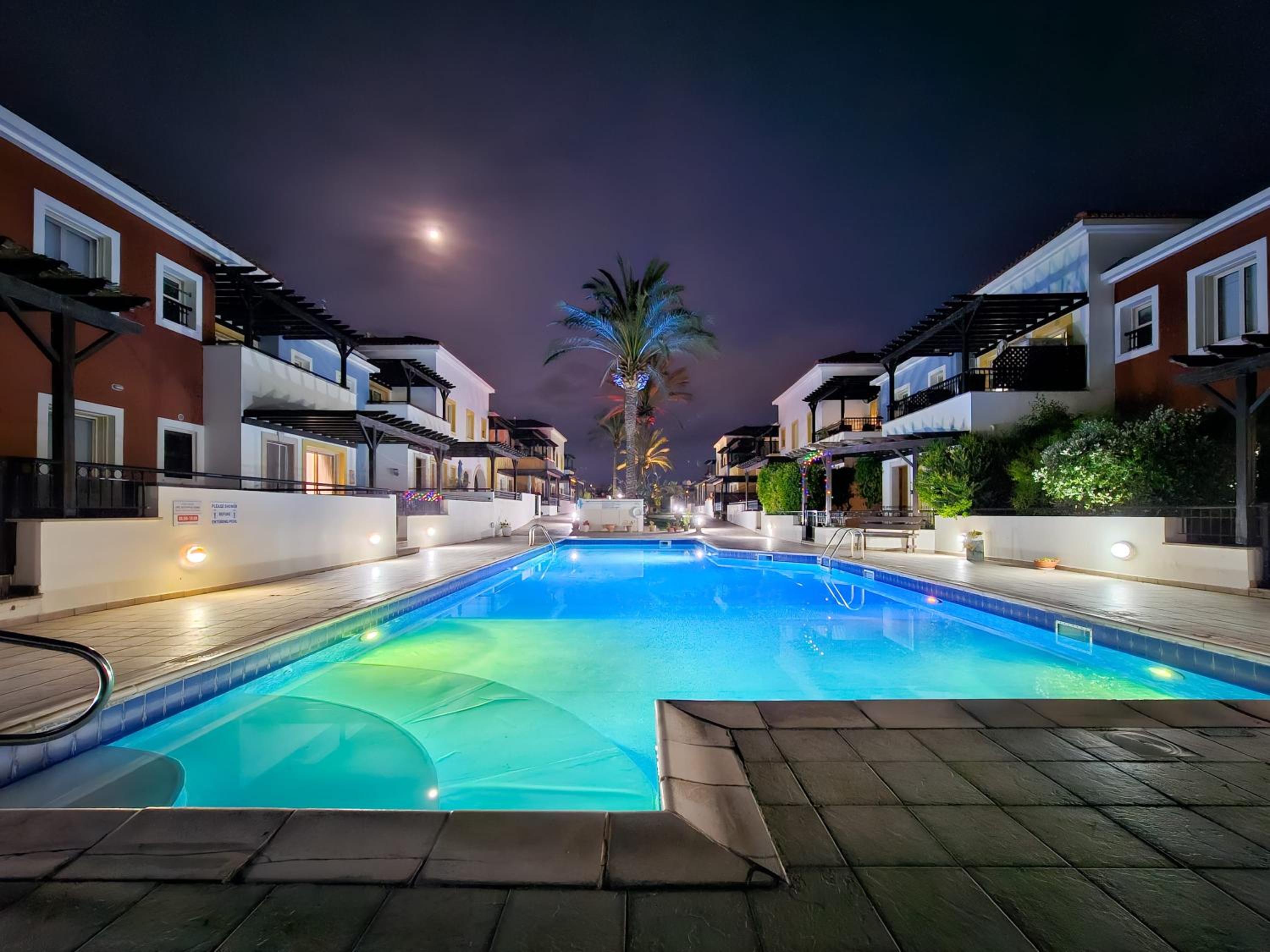 Aphrodites Pearl luxury 3 bed apartment