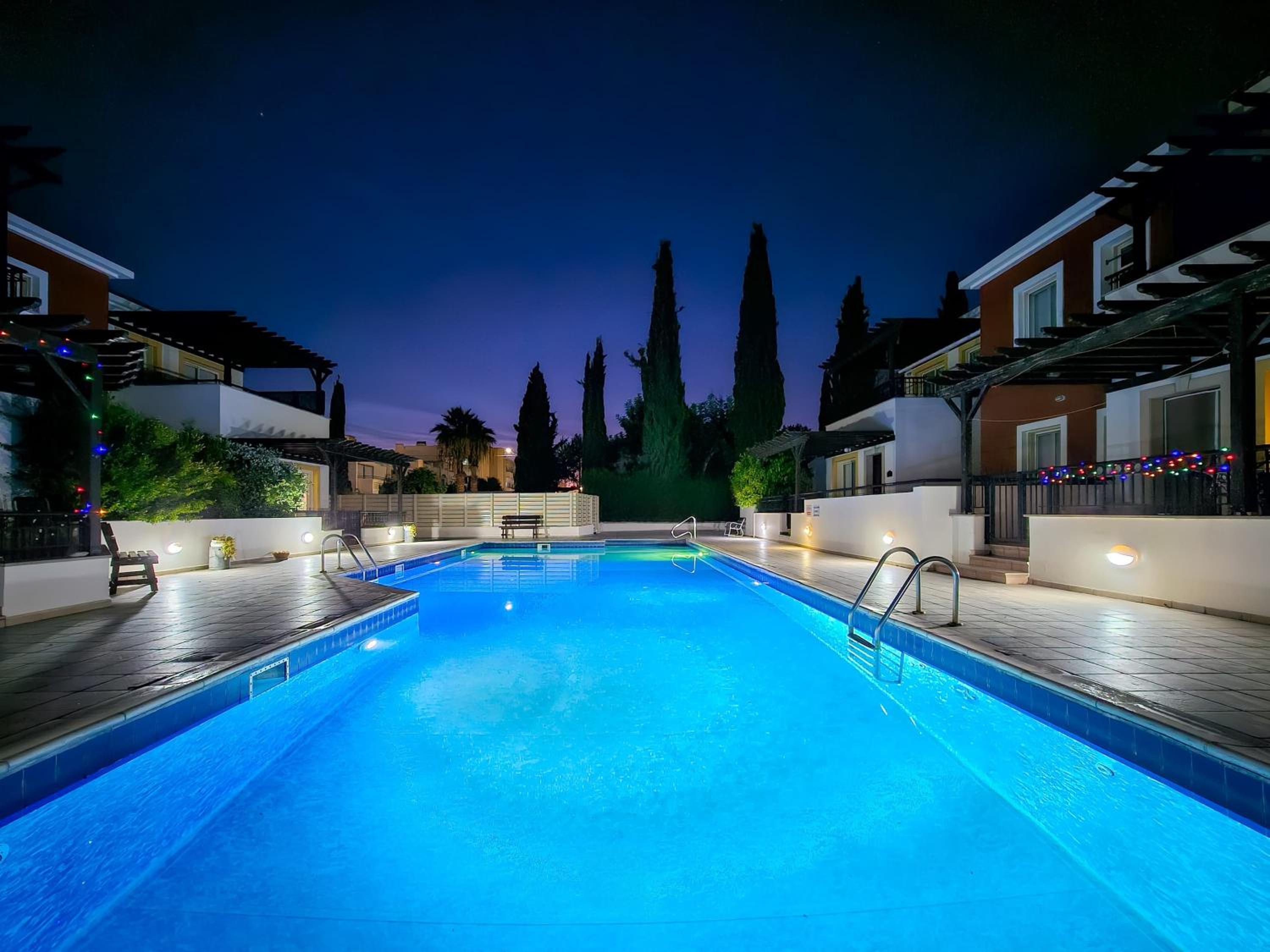Aphrodites Pearl luxury 3 bed apartment