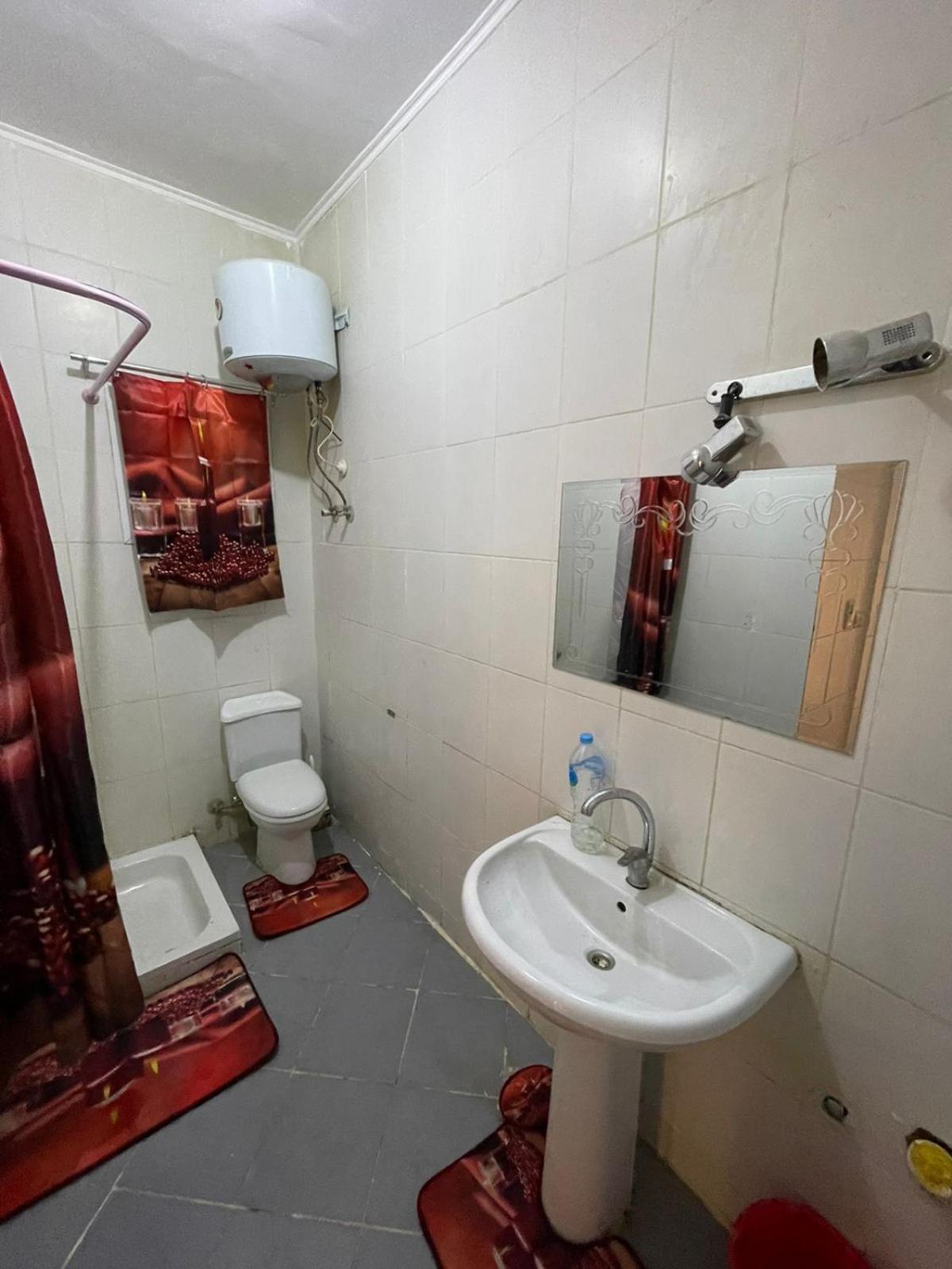 One bedroom apt in the middle of the city view 3