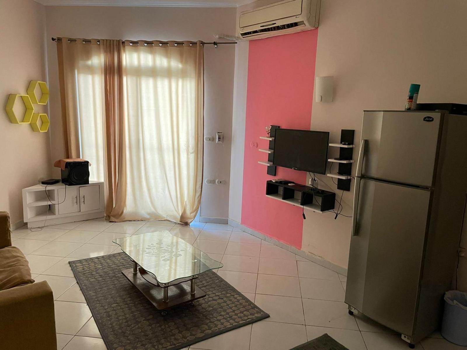 One bedroom apt in the middle of the city view 4