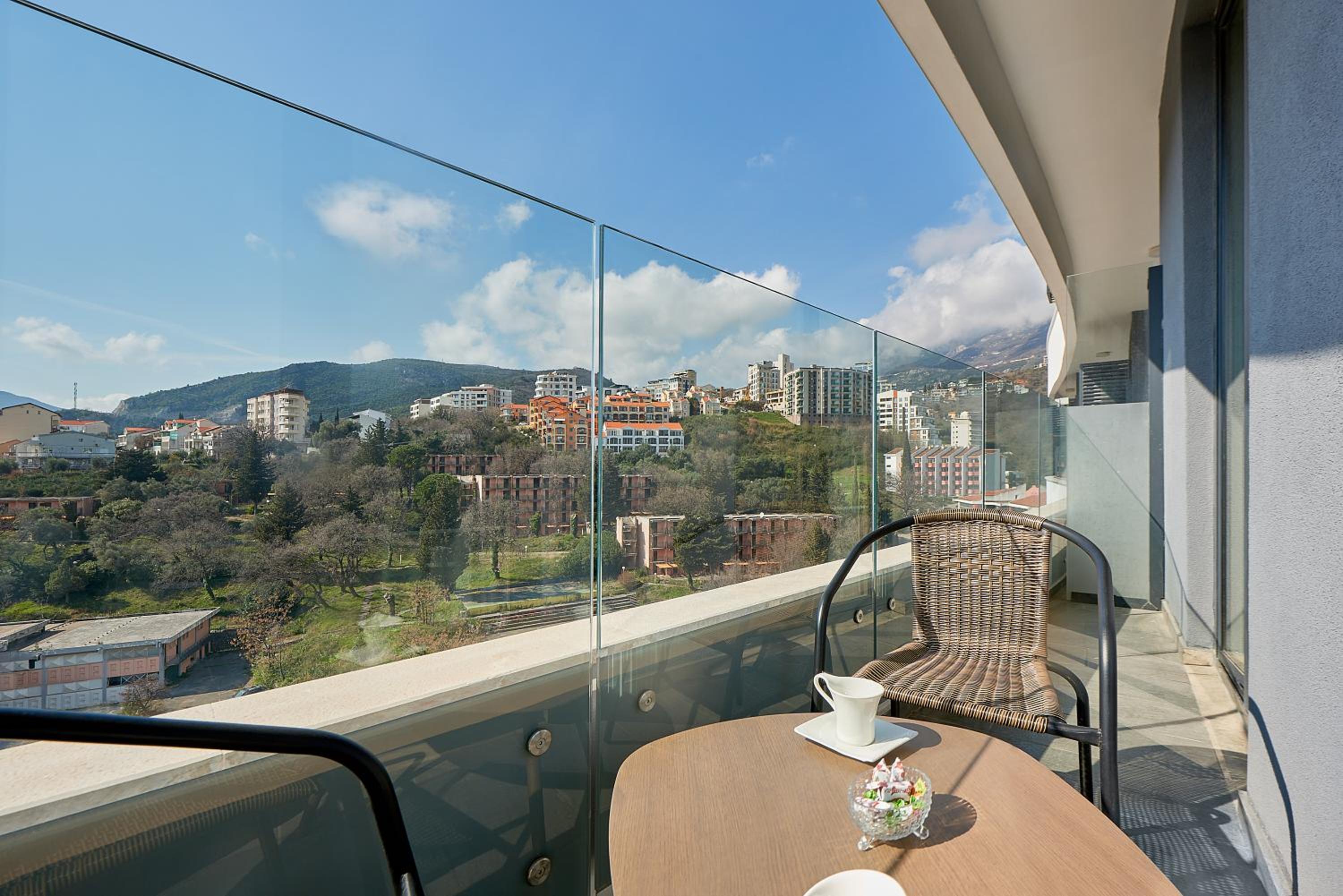 Skyline resort