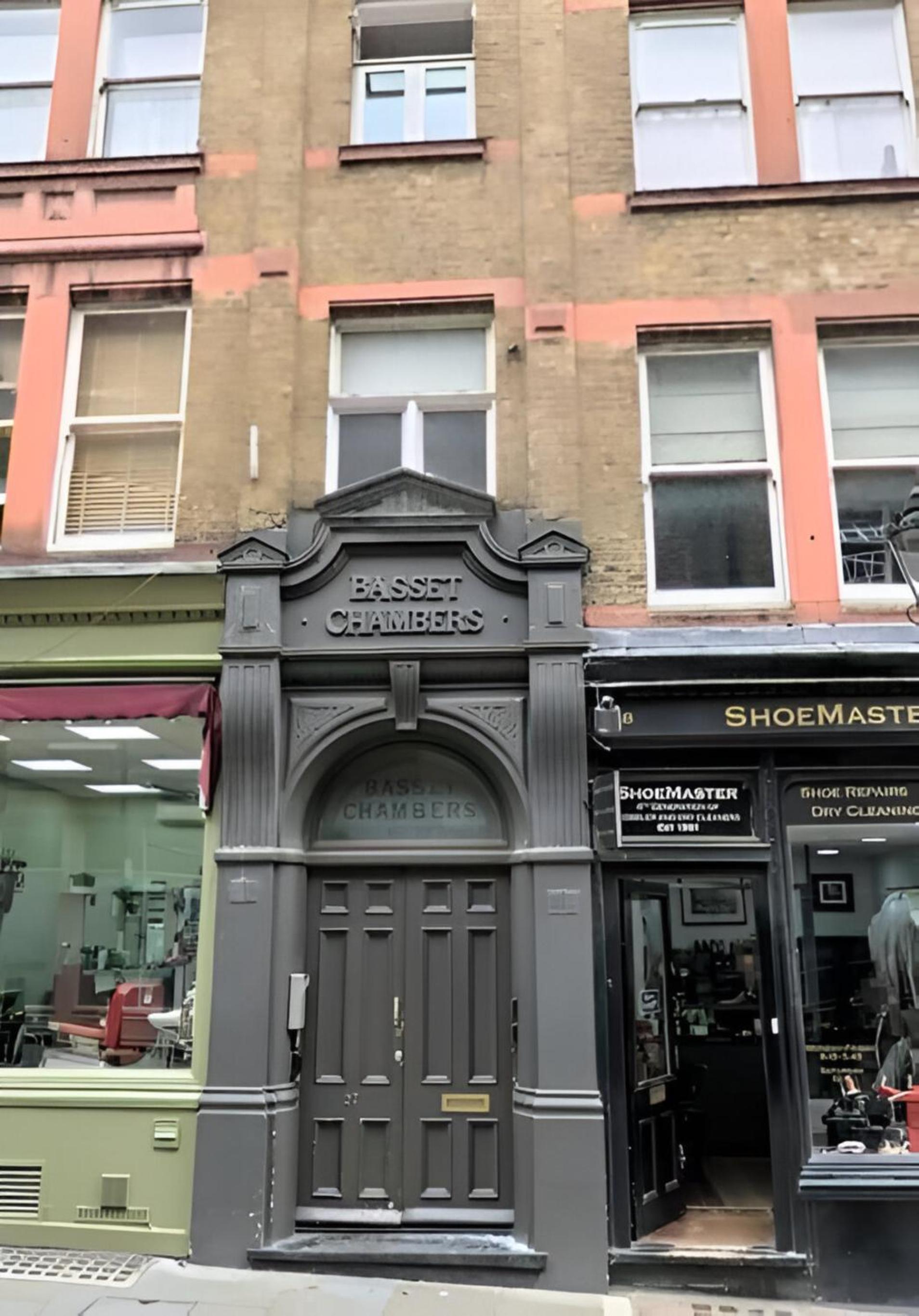 Modern Living in the Heart of Covent Garden! No Lift 6BC