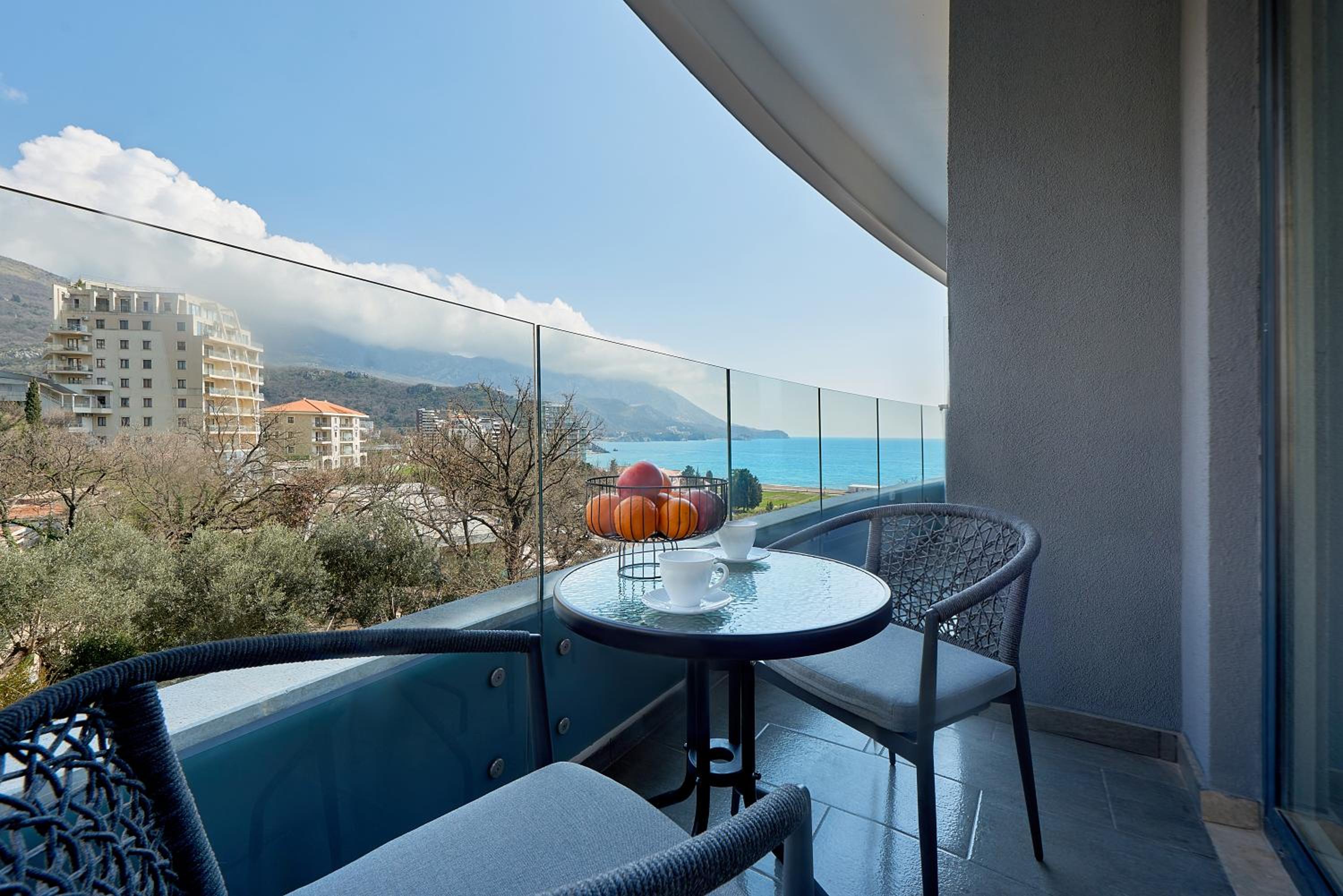 Skyline resort