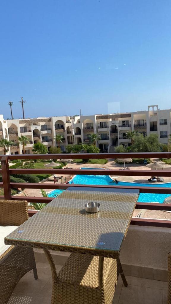 Luxus Designer Apartment in Sunny Lakes 2 ganz nah am Zentrum Naama Bay 75 m2 direkt am Pool - 2 Bakone Obergeschoss bis zu 5 Personen buchbar
