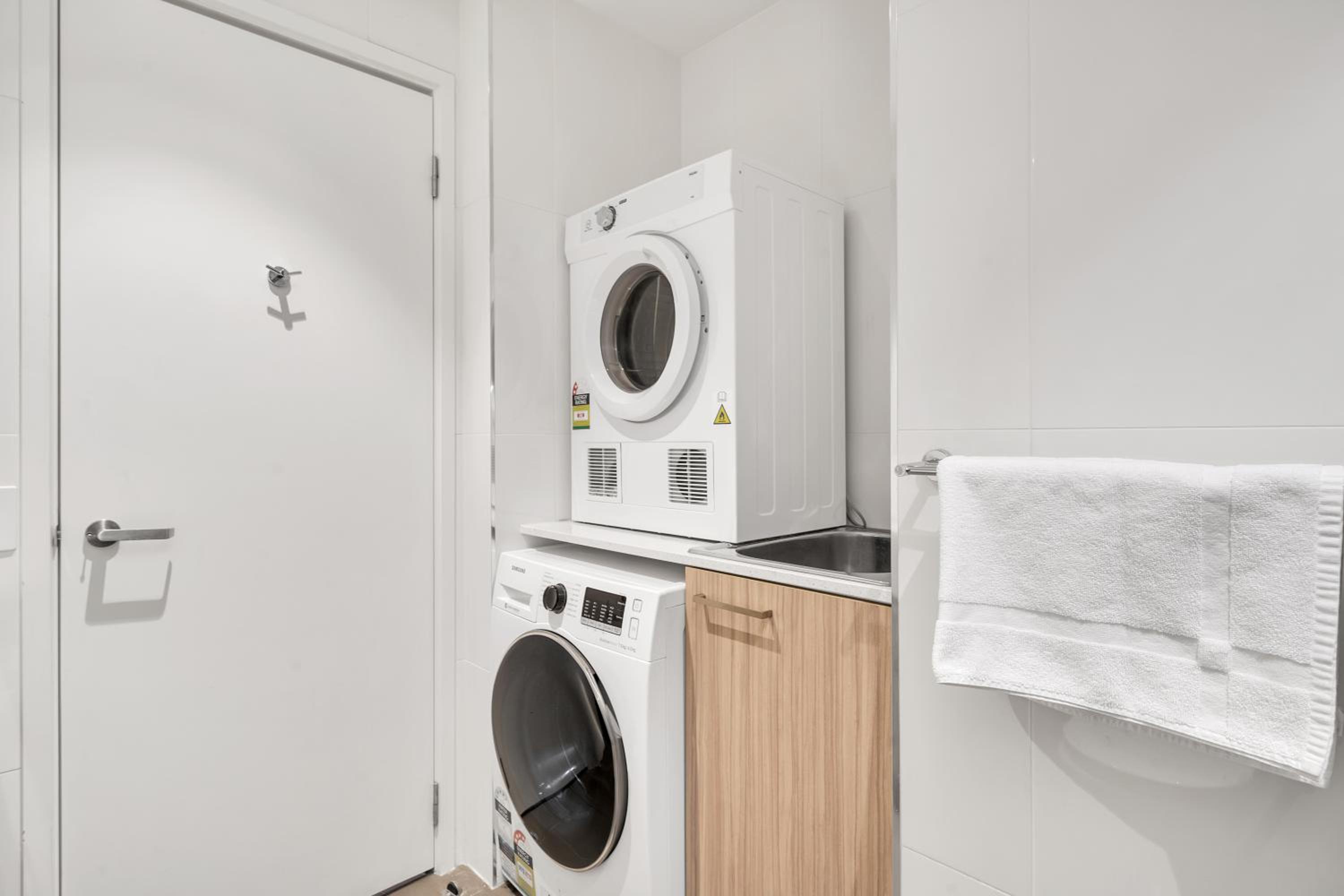 Vision Apartments On Morphett with Parking