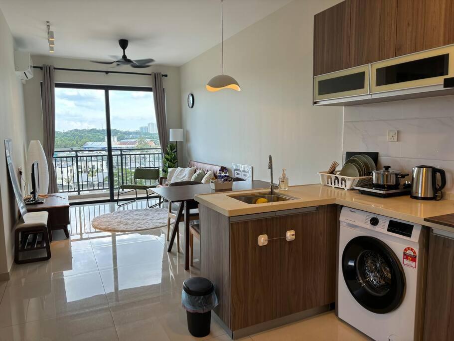 Comfort Living at Country Garden Central Park 1-4pax