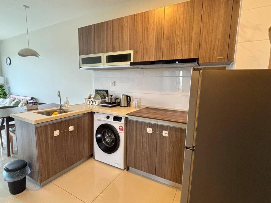 Comfort Living at Country Garden Central Park 1-4pax