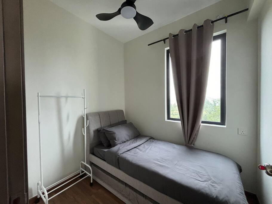 Comfort Living at Country Garden Central Park 1-4pax