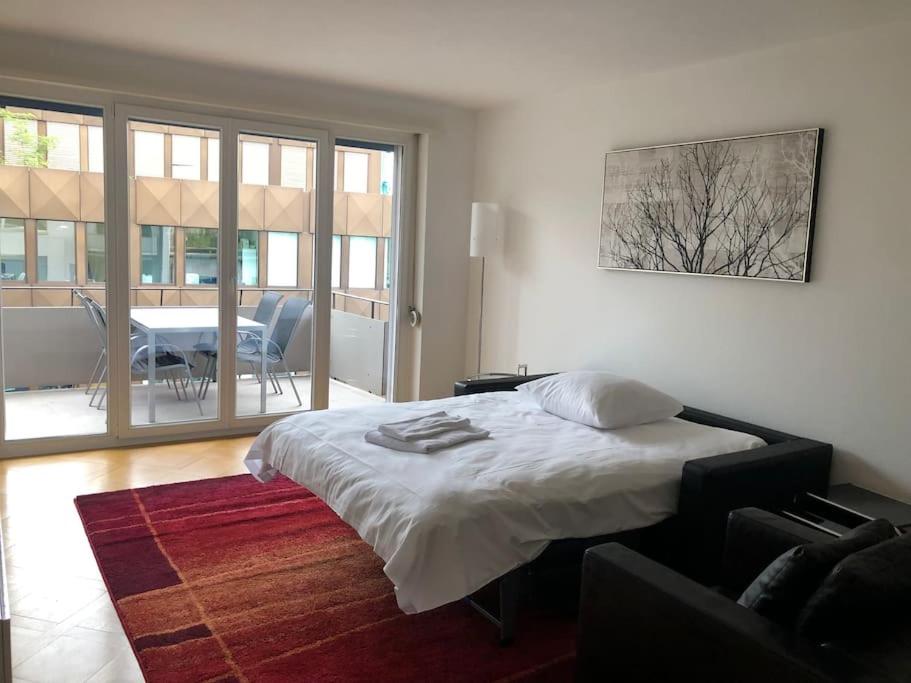 Bright 1 bedroom flat in the city centre (Greenyard 2)