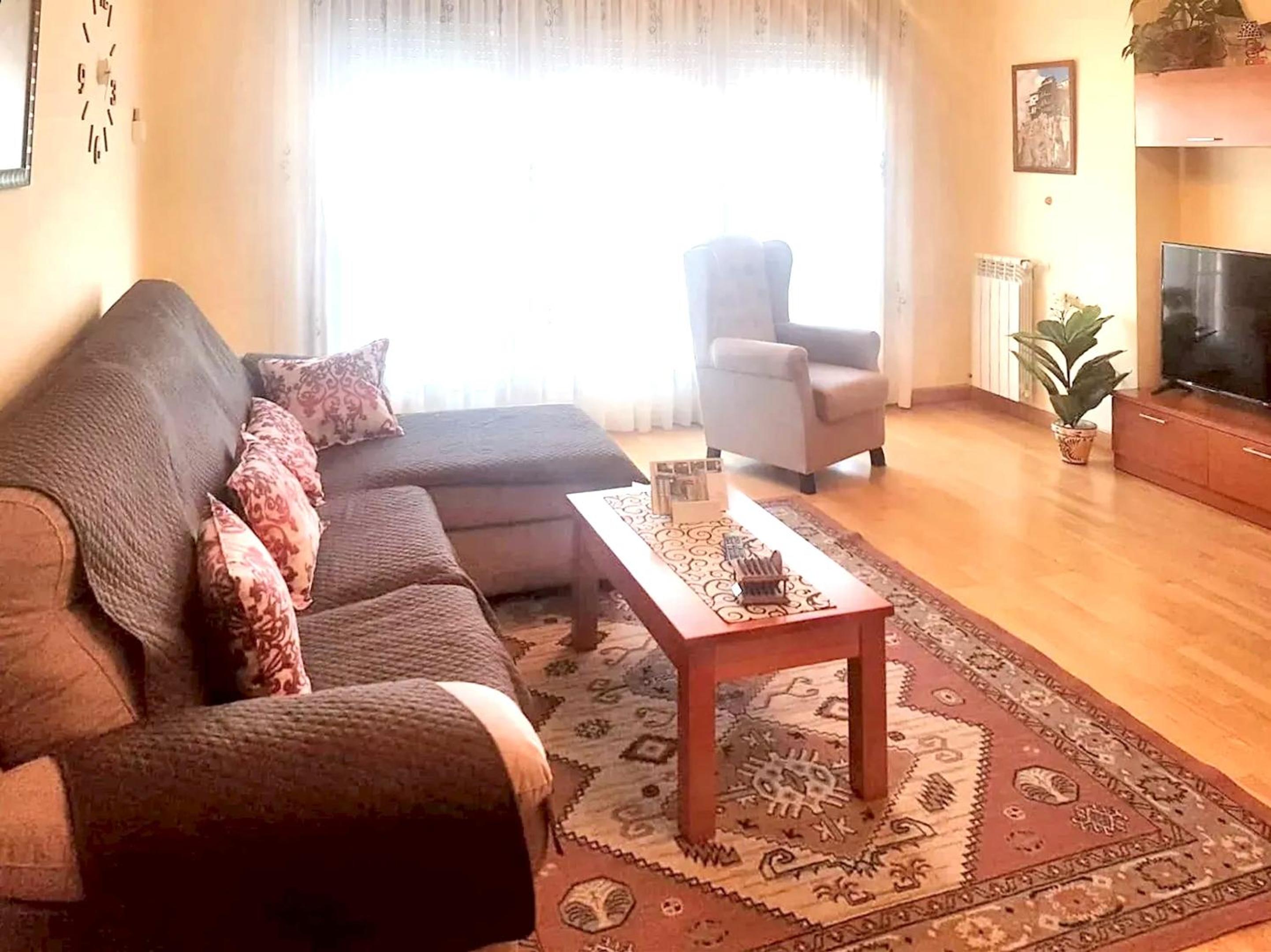 Comfortable Family Apartment in Cuenca Spain + Jacuzzi