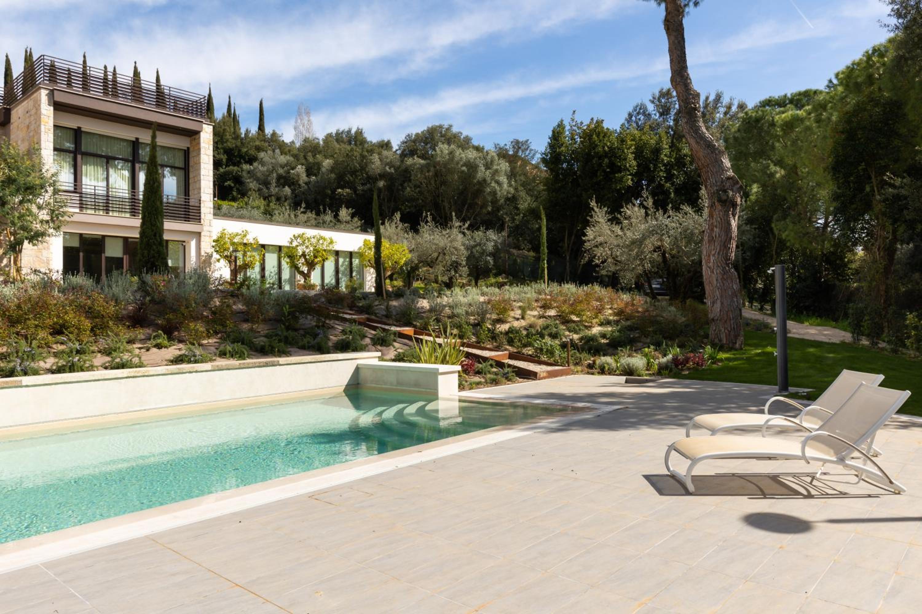 GuestHost - Exclusive Perugia Getaway - Apartments with Shared Pool & Parking view 2