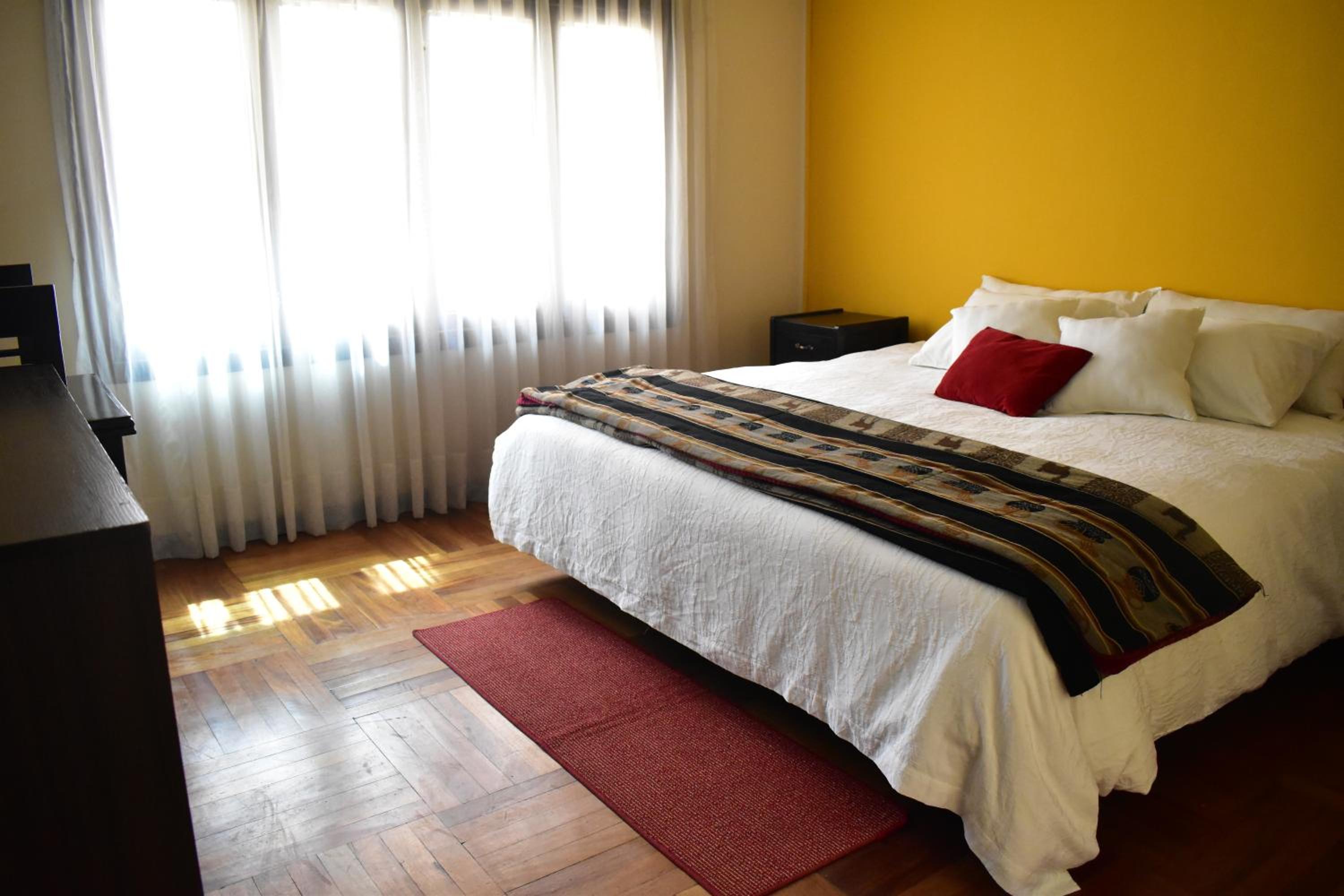 Hotel Raven La Paz - Image 1