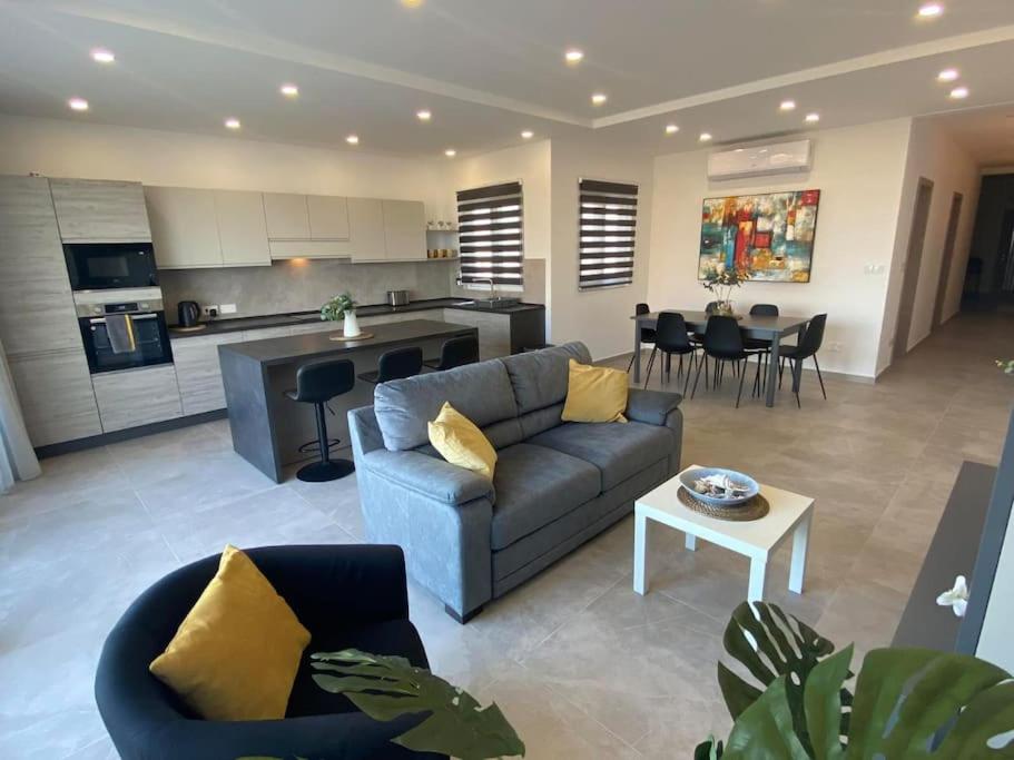 Yellow Hill Penthouse