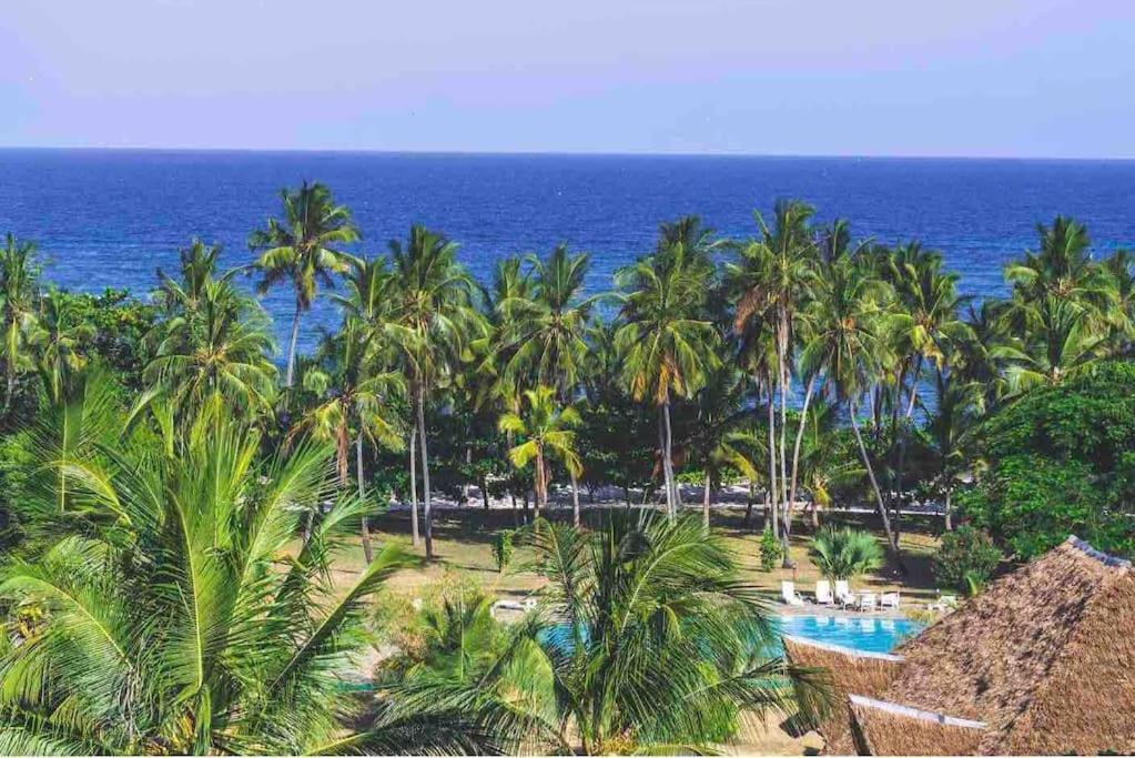 Ukunda Vacations - Golden Beachfront Apartment Diani - Property Image 1