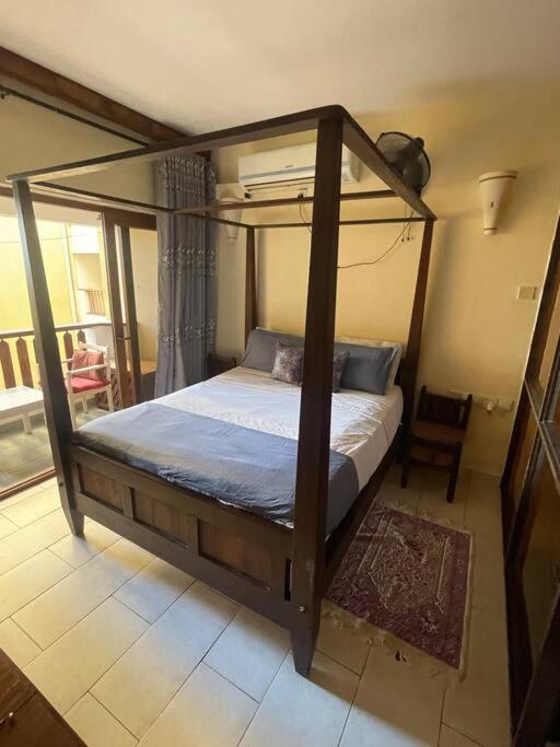 Ukunda Vacations - Golden Beachfront Apartment Diani - Property Image 3