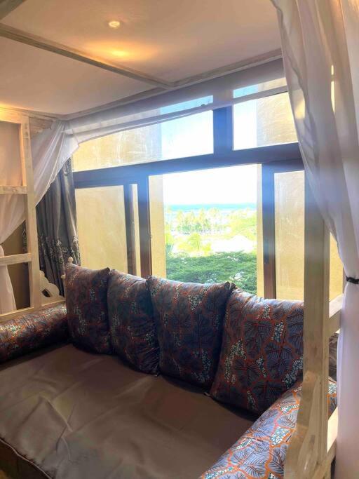Ukunda Vacations - Golden Beachfront Apartment Diani - Property Image 1