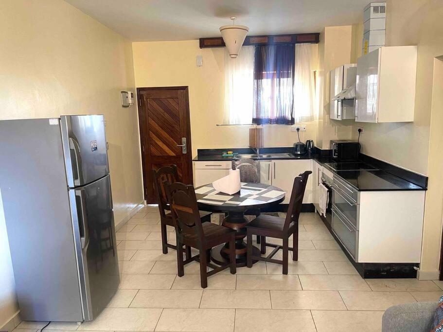 Ukunda Vacations - Golden Beachfront Apartment Diani - Property Image 11