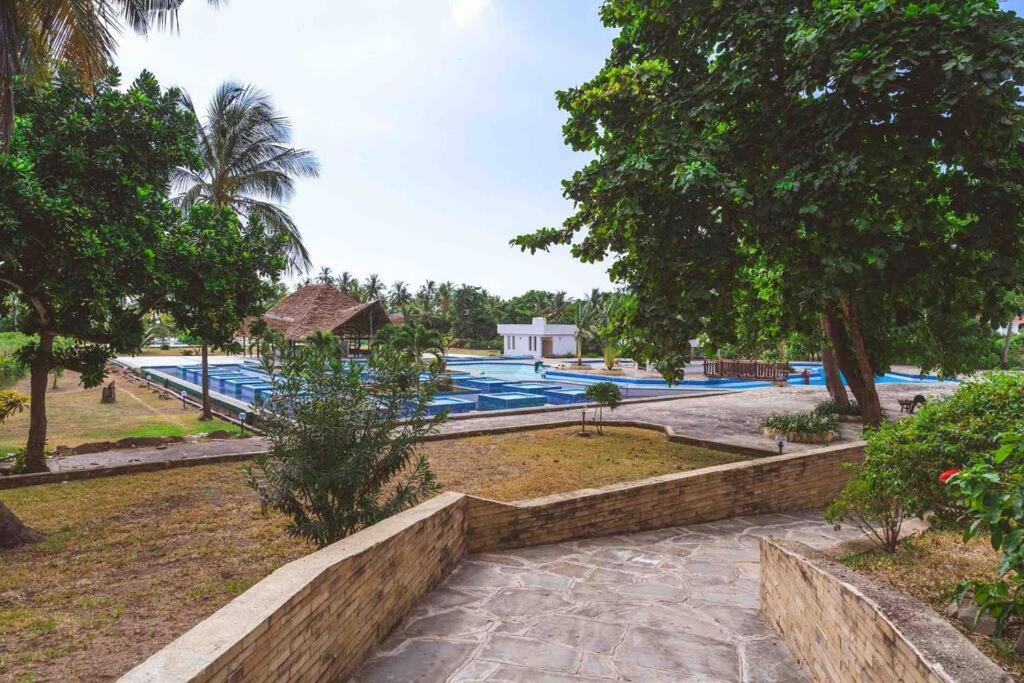 Ukunda Vacations - Golden Beachfront Apartment Diani - Property Image 12