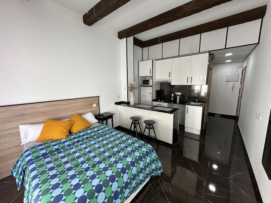 Cozy penthouse with terrace in Gran Via - 3C view 2