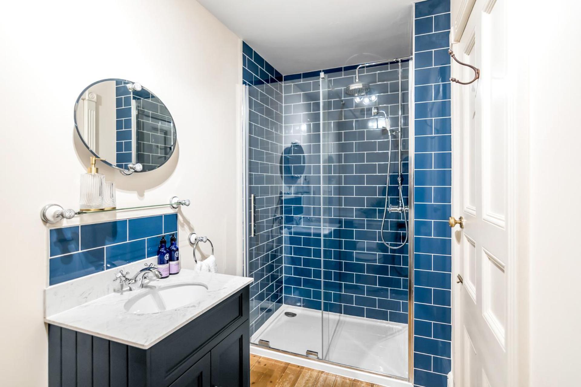 Beccles Georgian Mansion l 9 Bedrooms, Hot Tub & Parkland