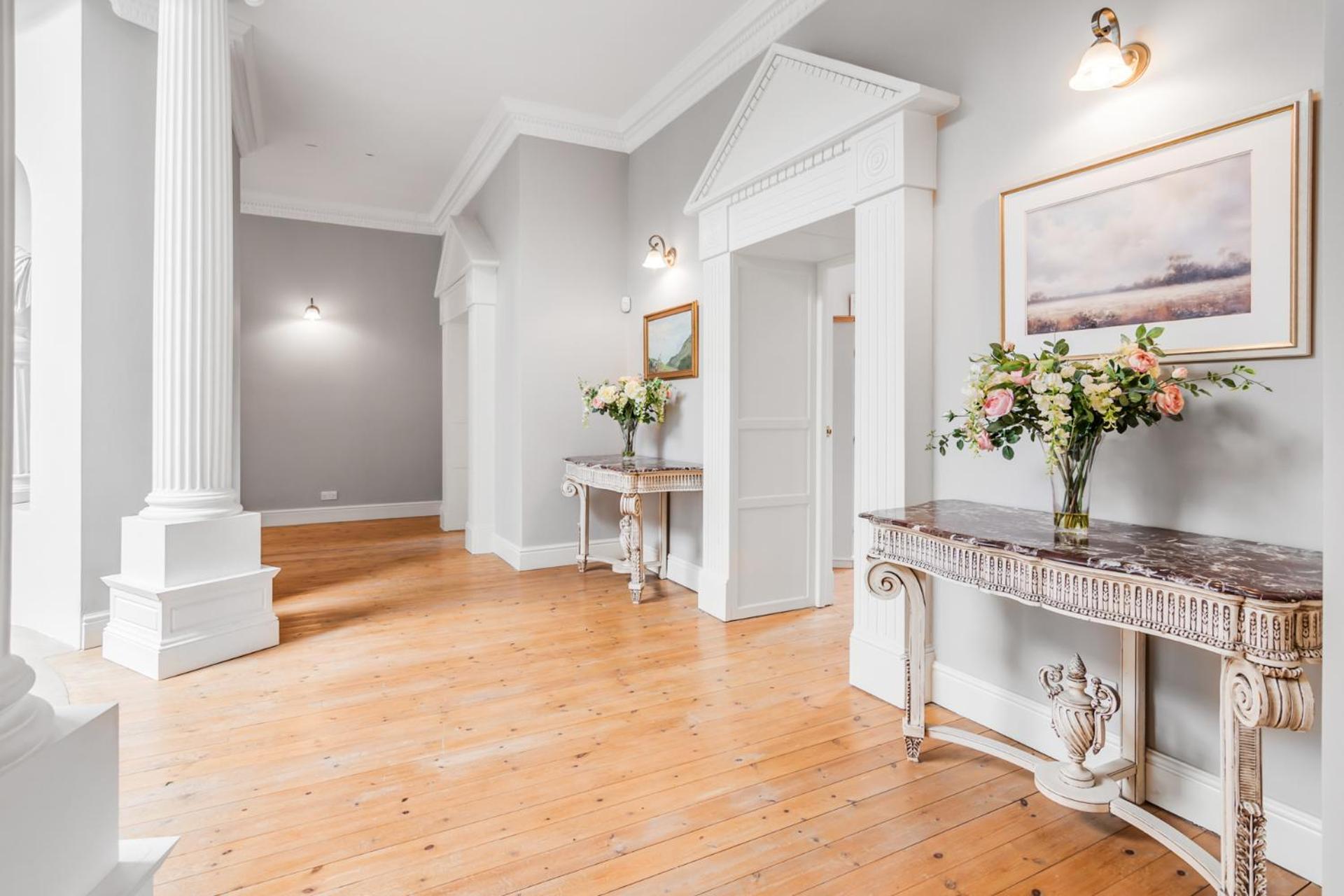 Beccles Georgian Mansion l 9 Bedrooms, Hot Tub & Parkland