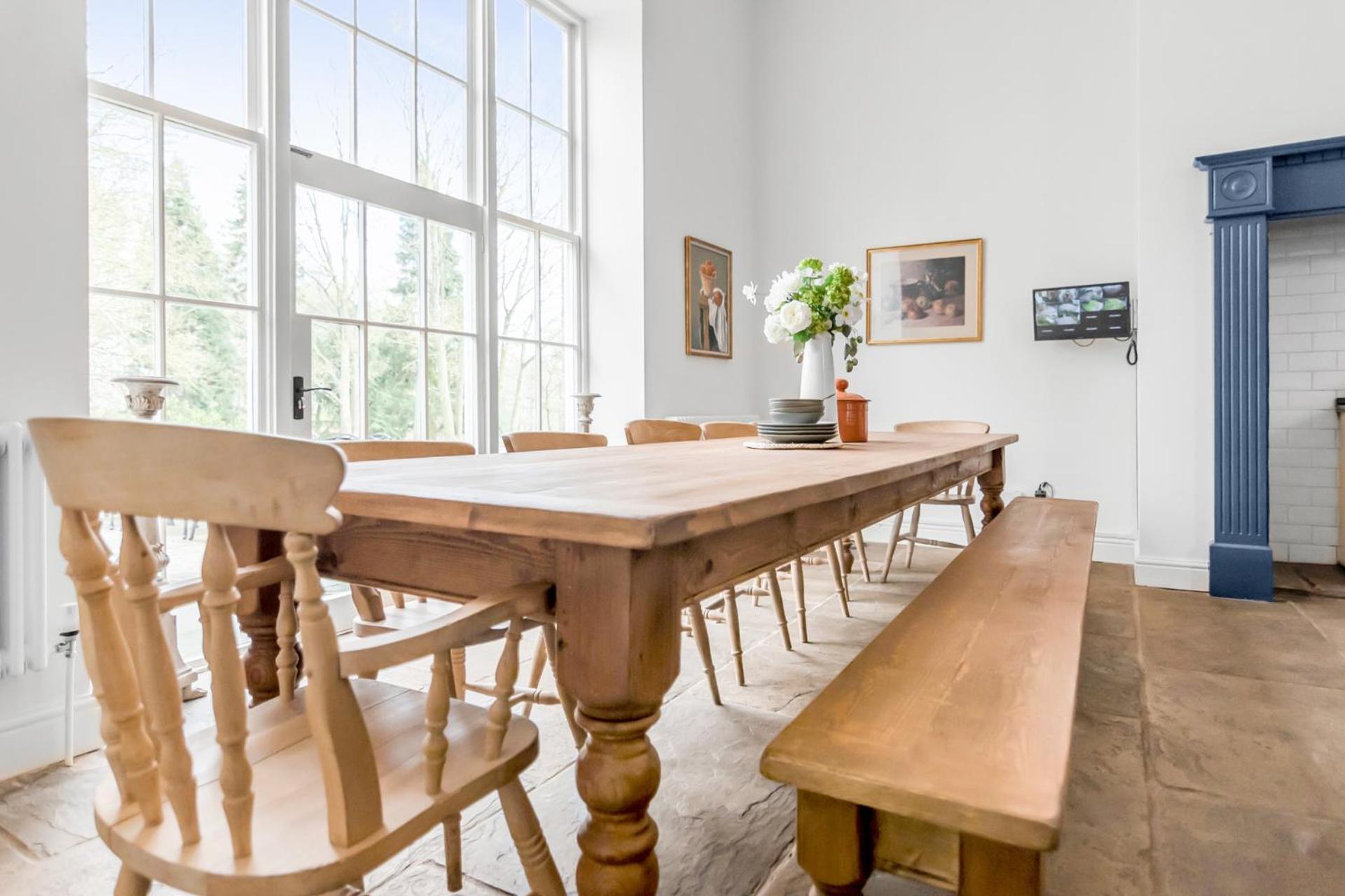 Beccles Georgian Mansion l 9 Bedrooms, Hot Tub & Parkland
