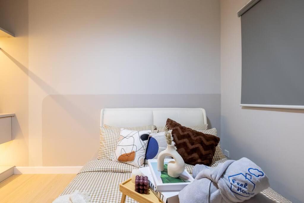 Little Smiley Flower Majestic Maxim 2BR 夜市中文房东Mrt