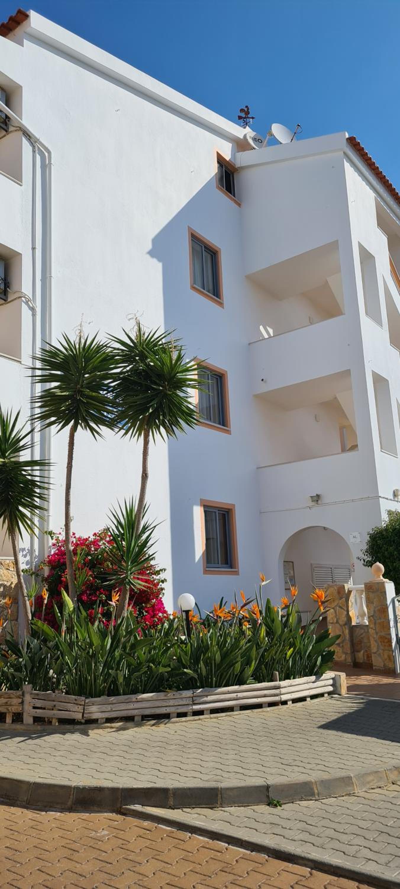 APARTAMENTOS CABRITA view 5