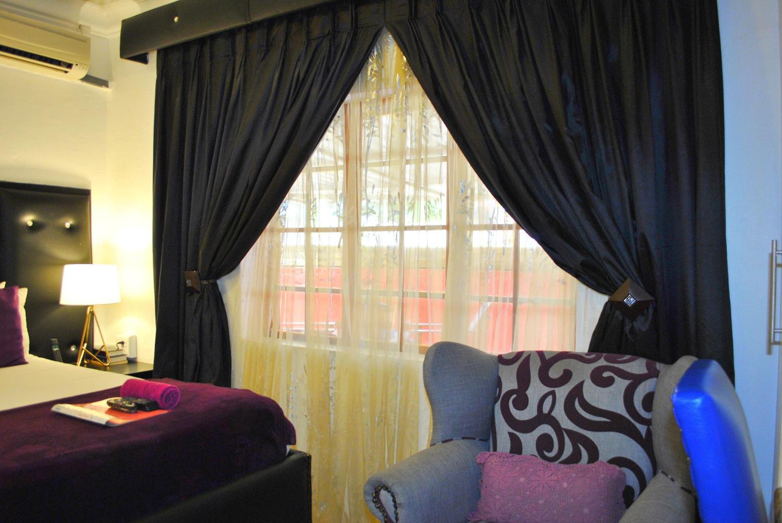 Lapologa Bed & Breakfast