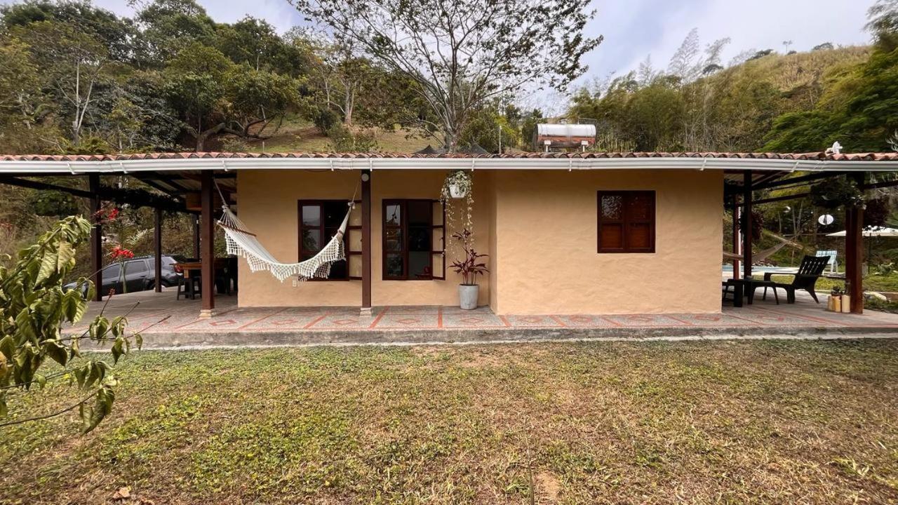Casa Nutabe - Casa de Campo en Girardota cerca a Medellín