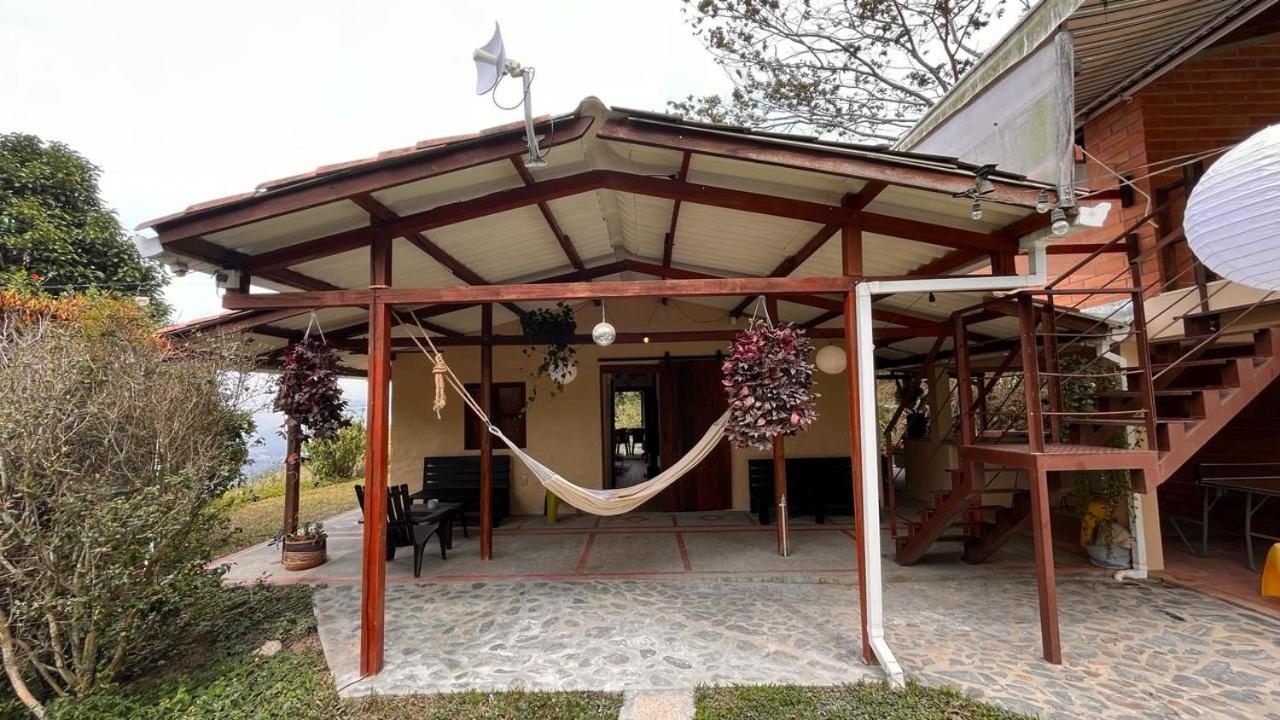 Casa Nutabe - Casa de Campo en Girardota cerca a Medellín