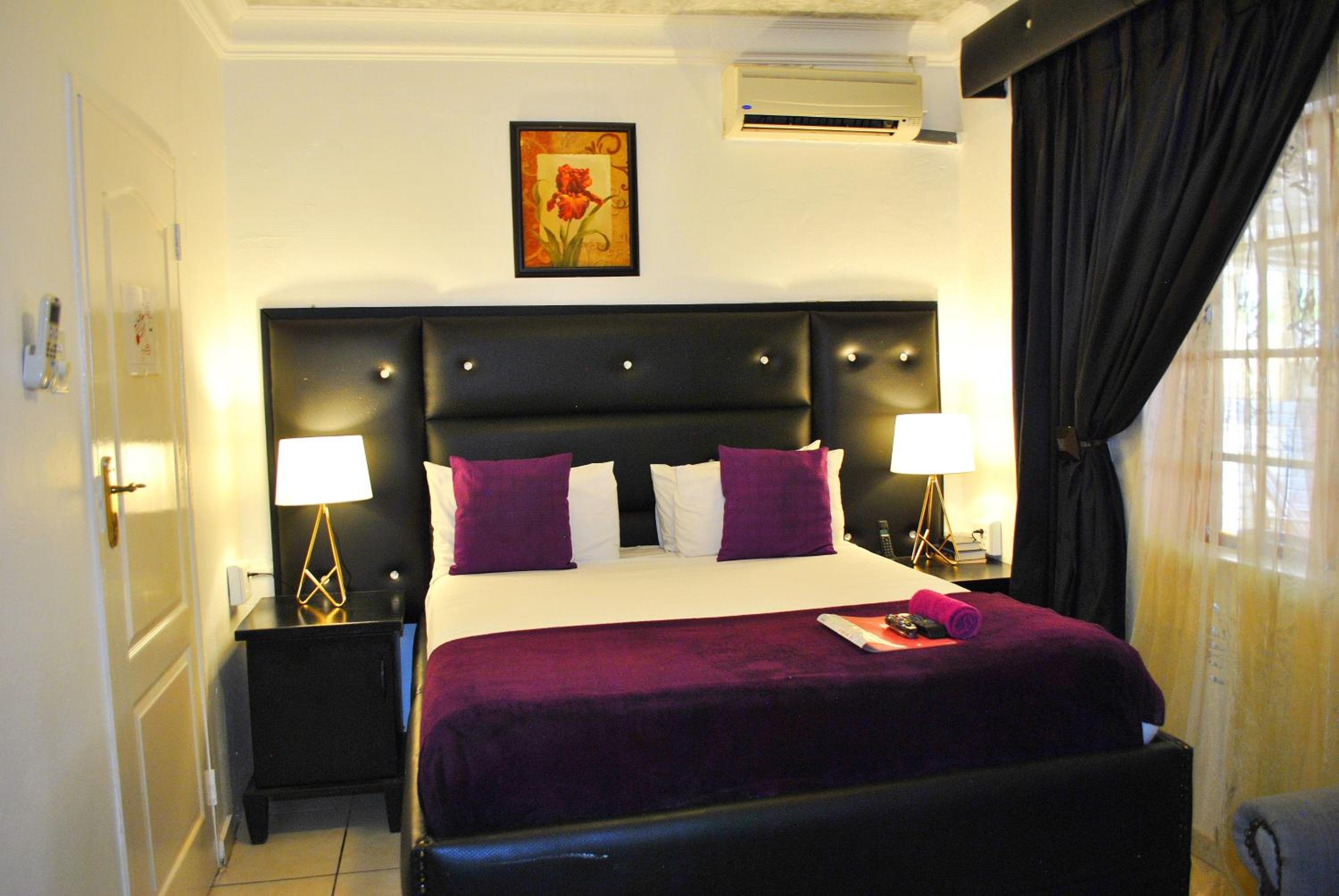 Lapologa Bed & Breakfast