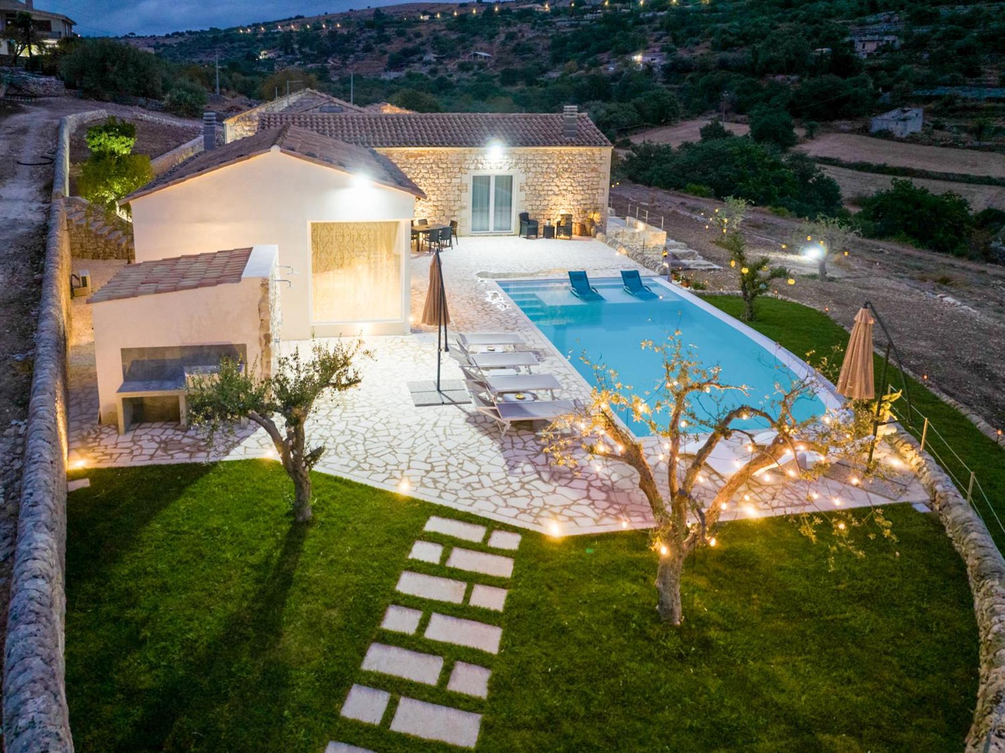 Villa Domus Sicilia - Charming Living view 3