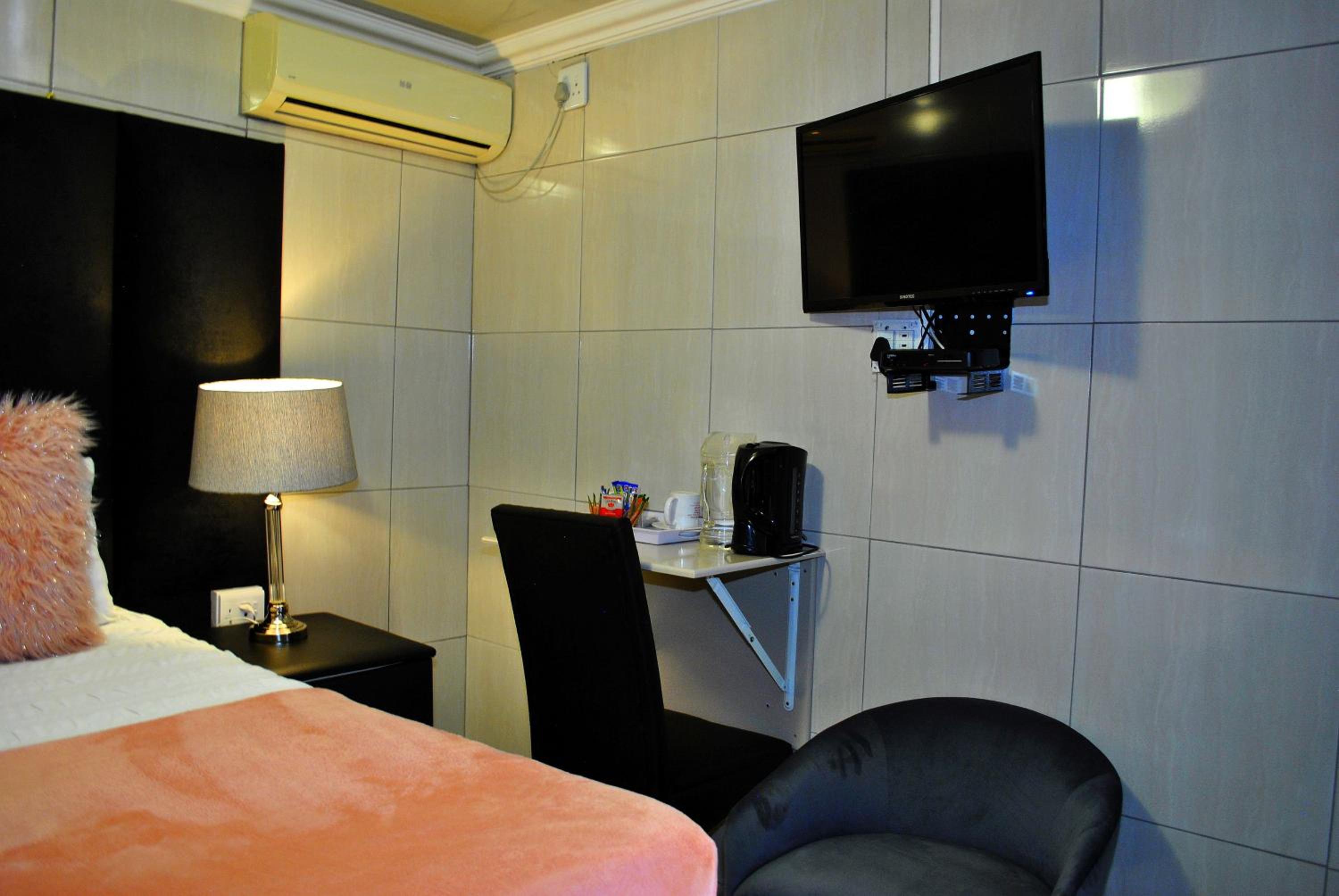 Lapologa Bed & Breakfast