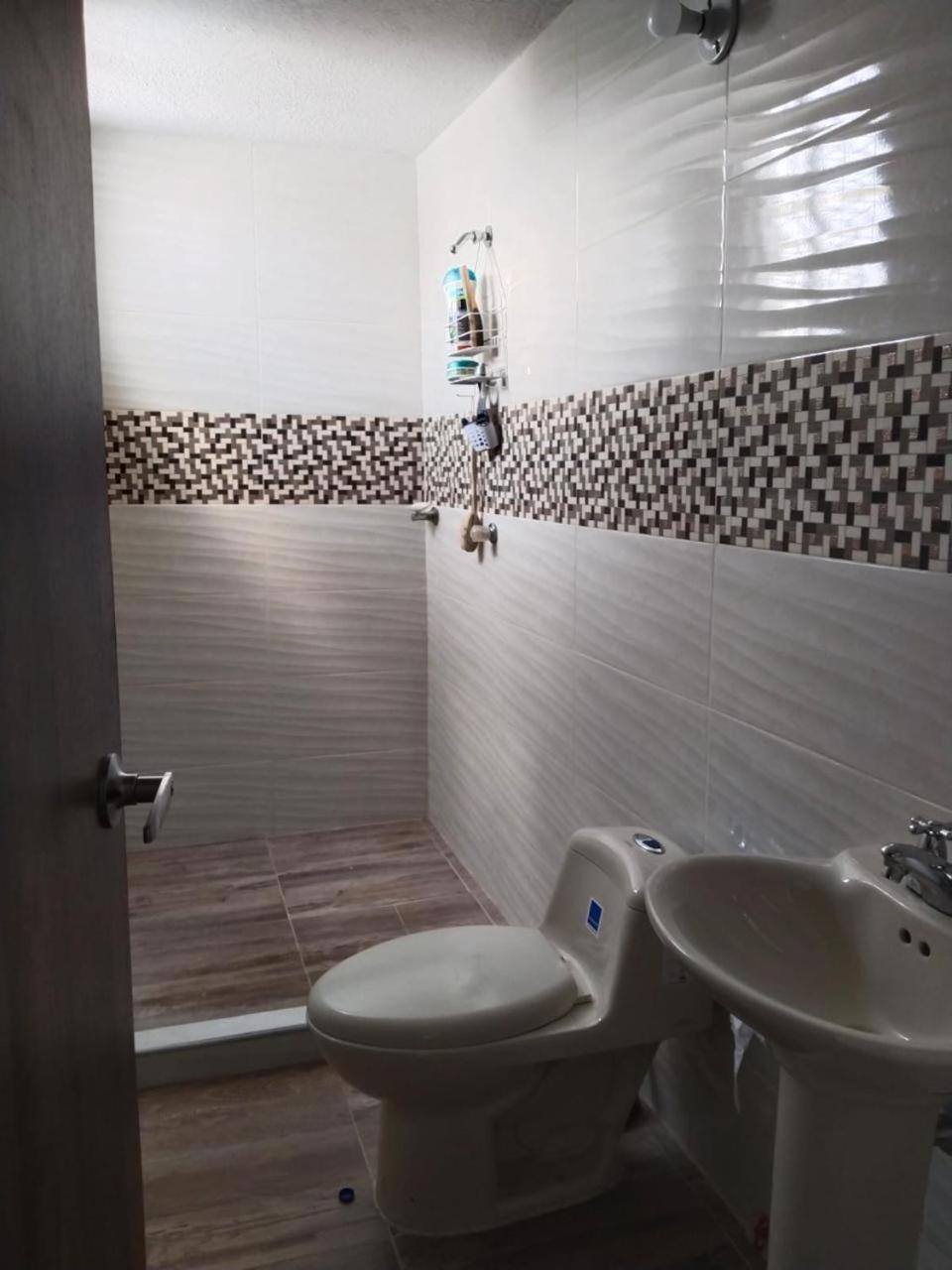ESTANCIA MINIMA 3 NOCHES APARTAMENTO ENTERO - 2 AIRE ACONDICIONADOS buena ubicacion