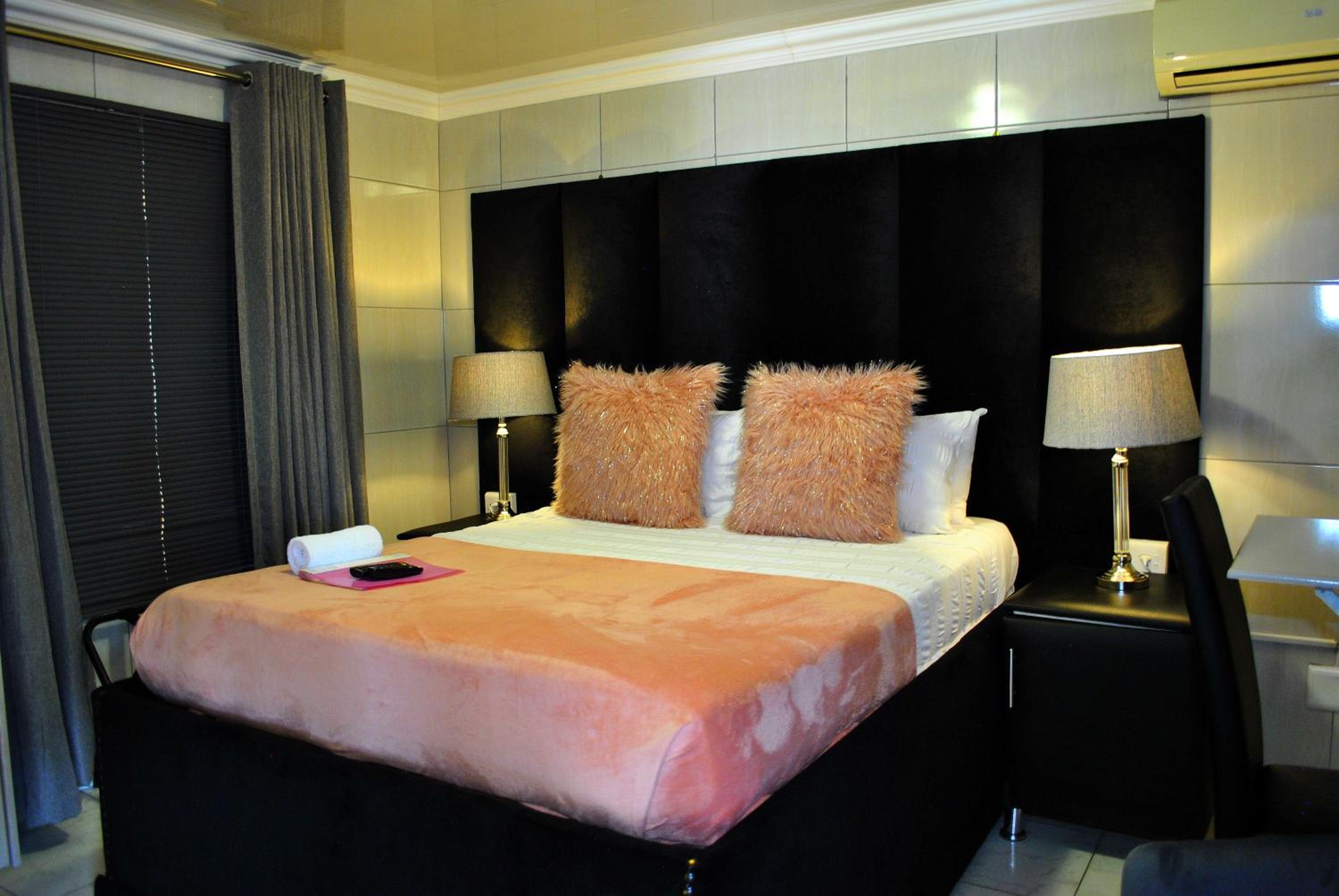 Lapologa Bed & Breakfast