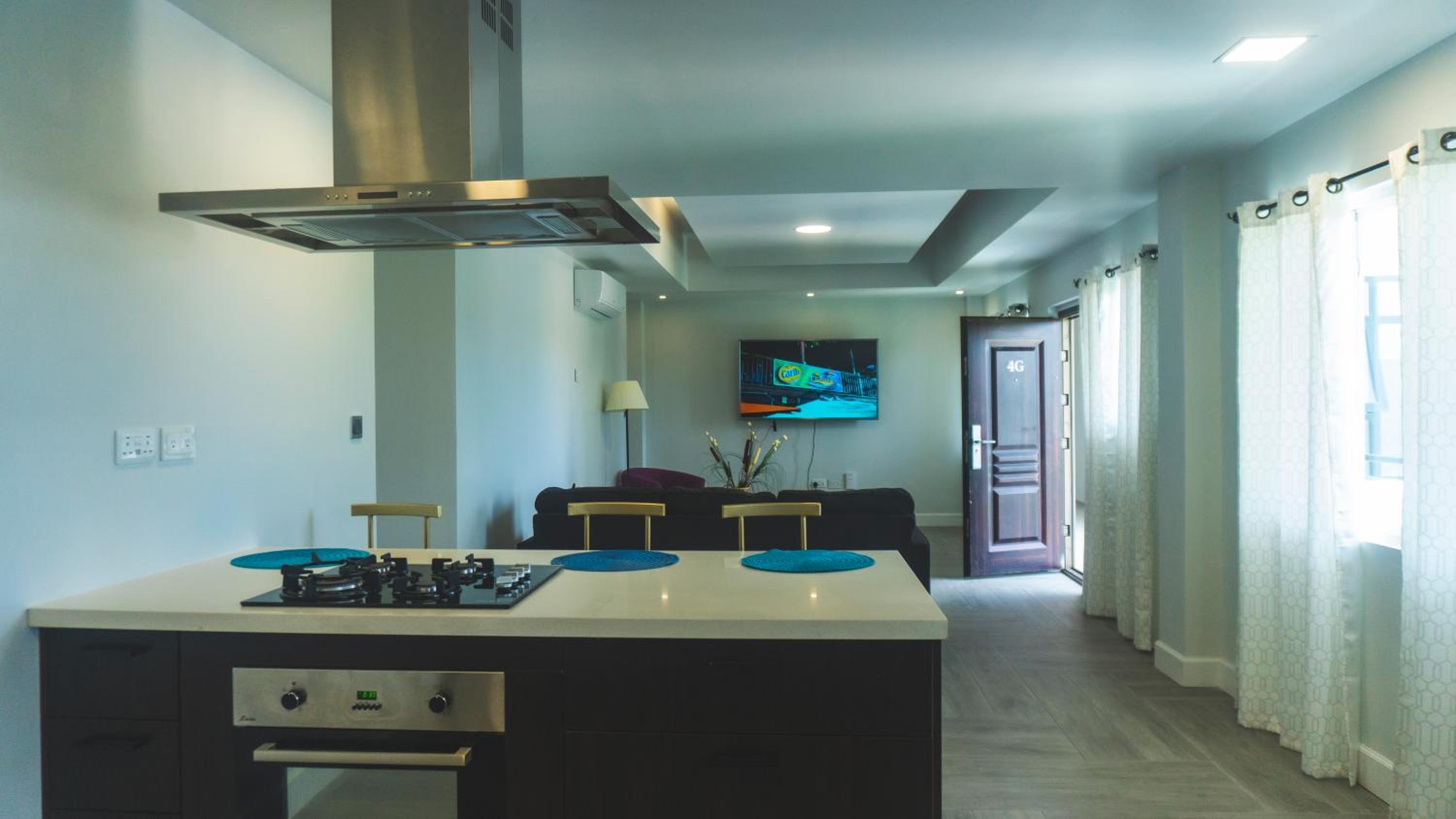 LUXE MORDERN RESIDENTIAL LIVING INC. view 5