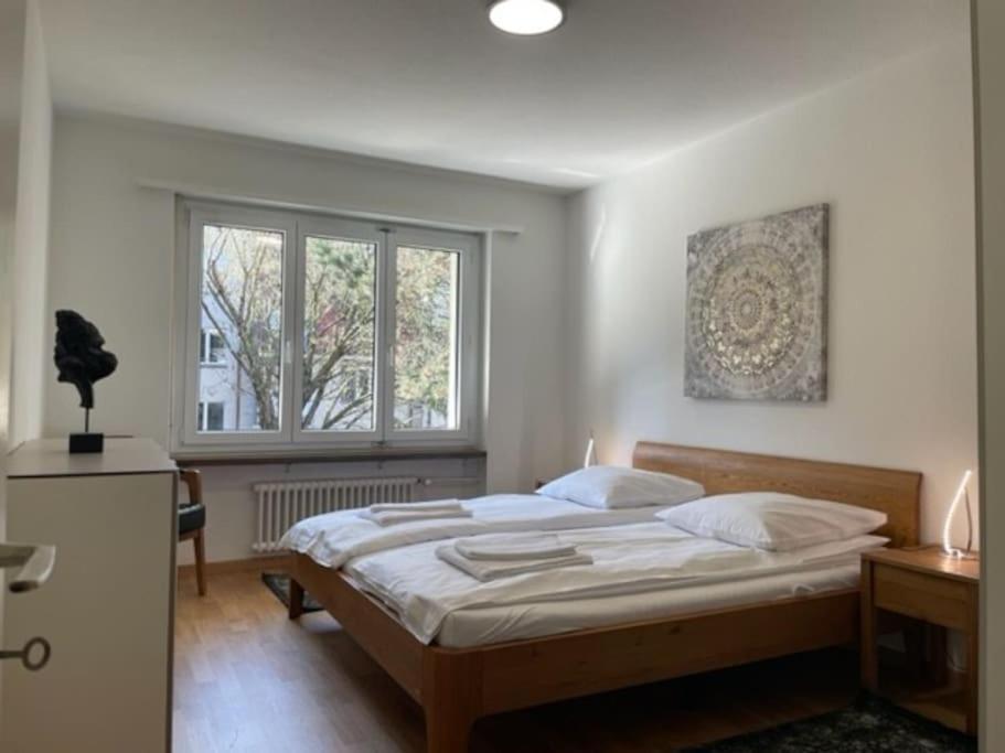 Beautiful, quite and very central 2 bedroom flat (Sky6)